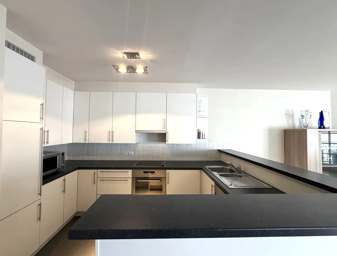 Gemeubeld appartement te huur in oud Knokke met 2 slaapkamers foto 2
