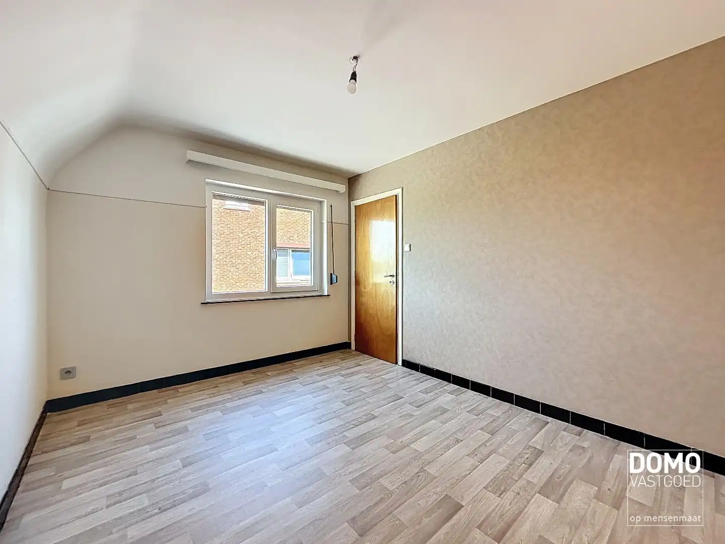 RUIME WONING MET TUIN, GARAGE & 3 SLAAPKAMERS RUSTIG GELEGEN LANGS HET KANAAL MET EPC C TE BERINGEN foto 15