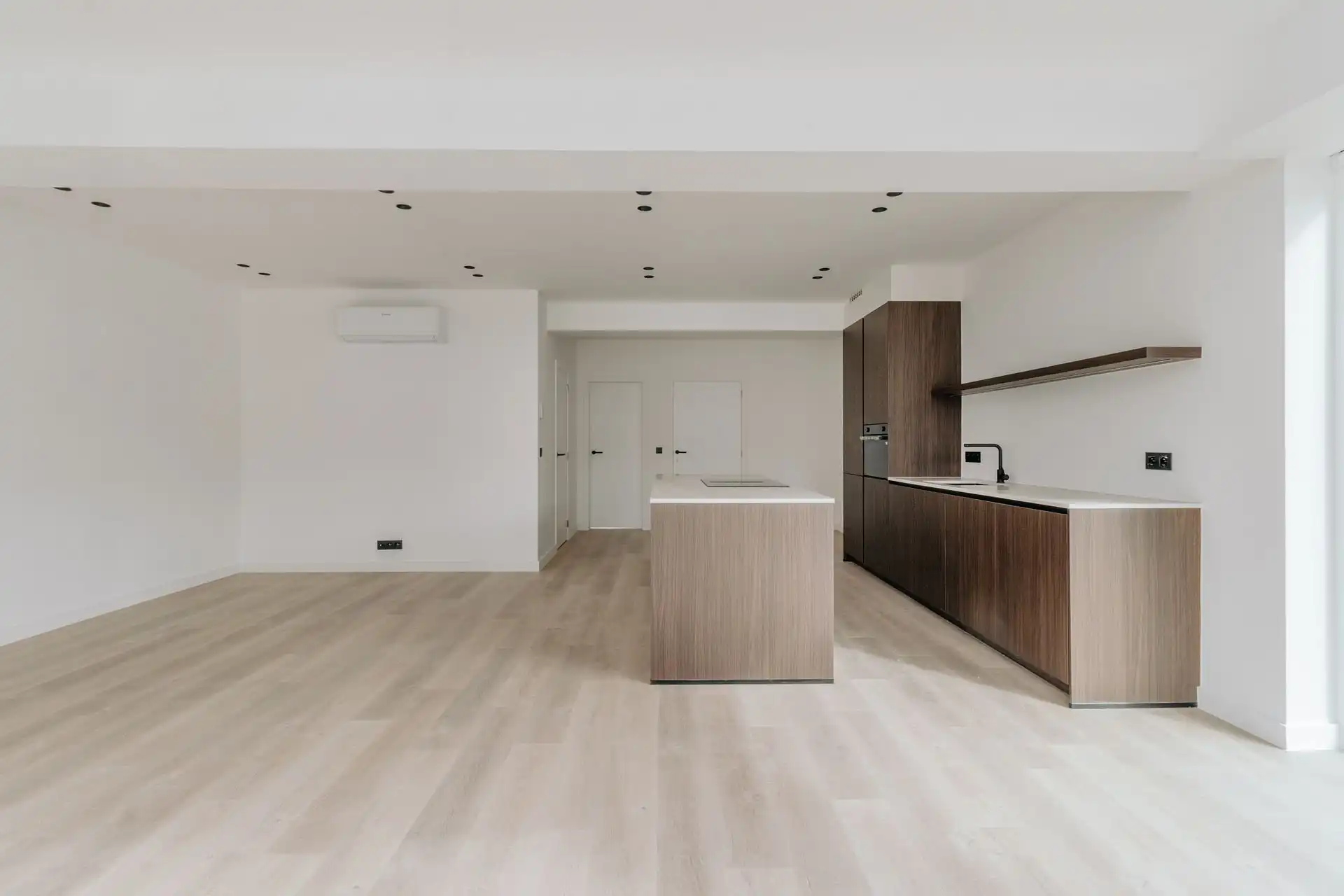 Gelijkvloersappartement met tuintje en garagebox! foto 4