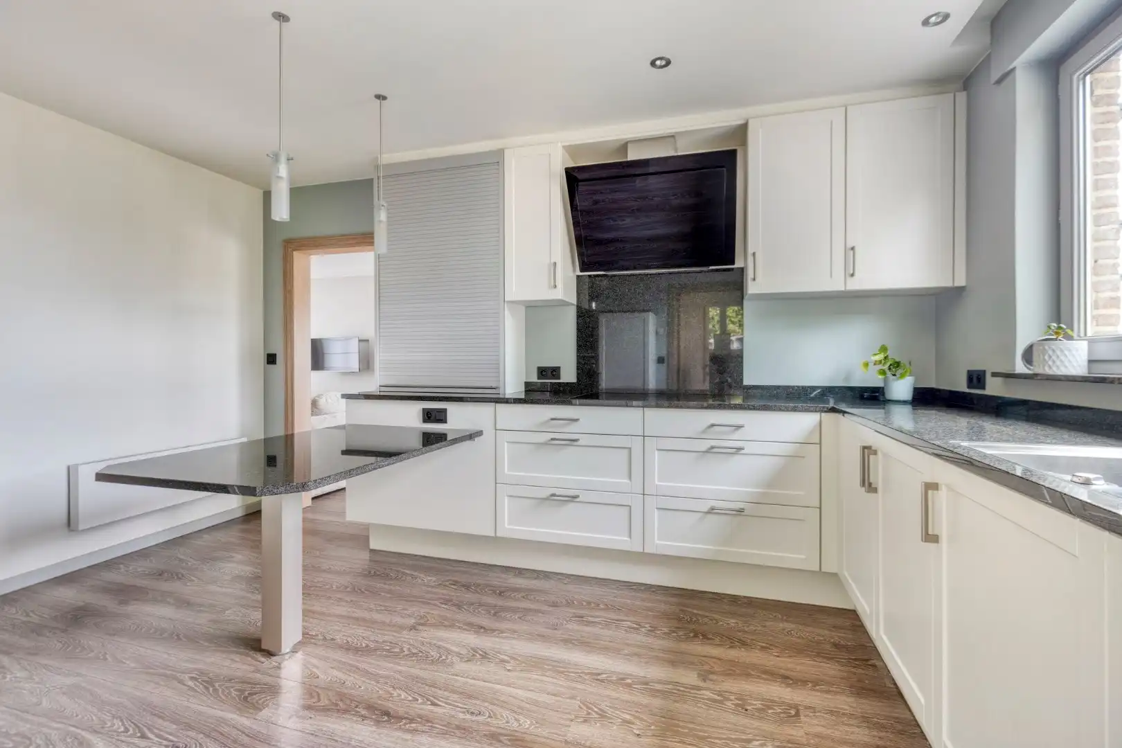 Instapklare woning met prachtig aangelegde tuin foto 10