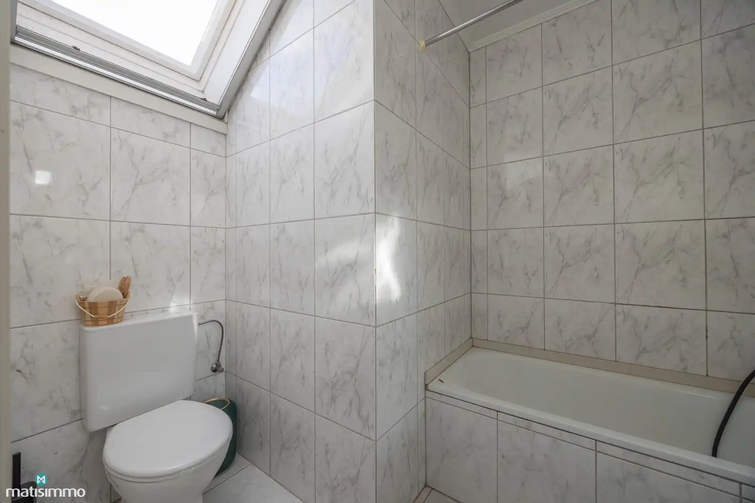 INSTAPKLAAR DUPLEXAPPARTEMENT MET GARAGEBOX EN KELDERBERGING NABIJ CENTRUM BILZEN foto 10