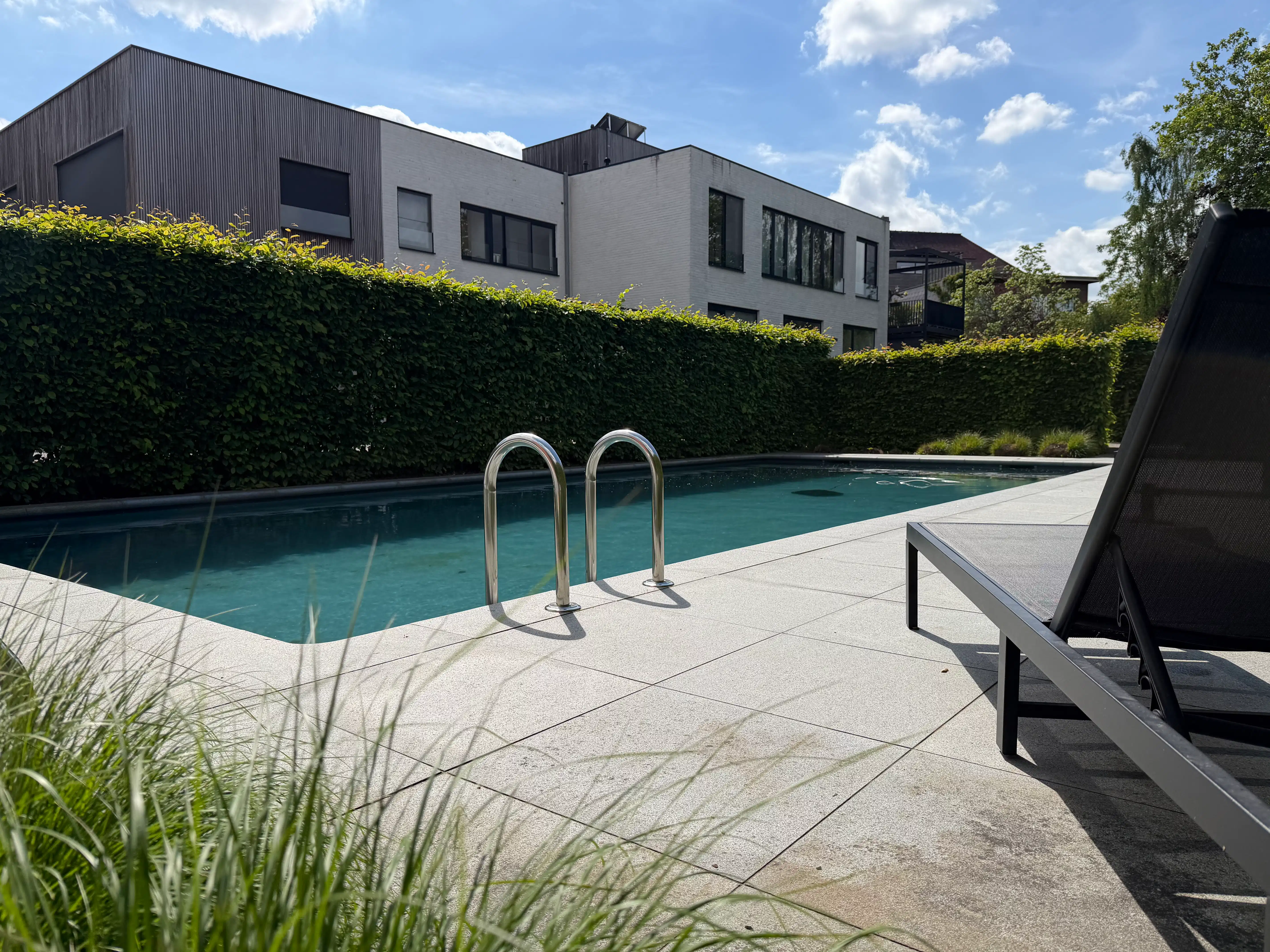 BIJZONDERE LOFT MET PRIVÉTUIN EN ZWEMBAD foto 18