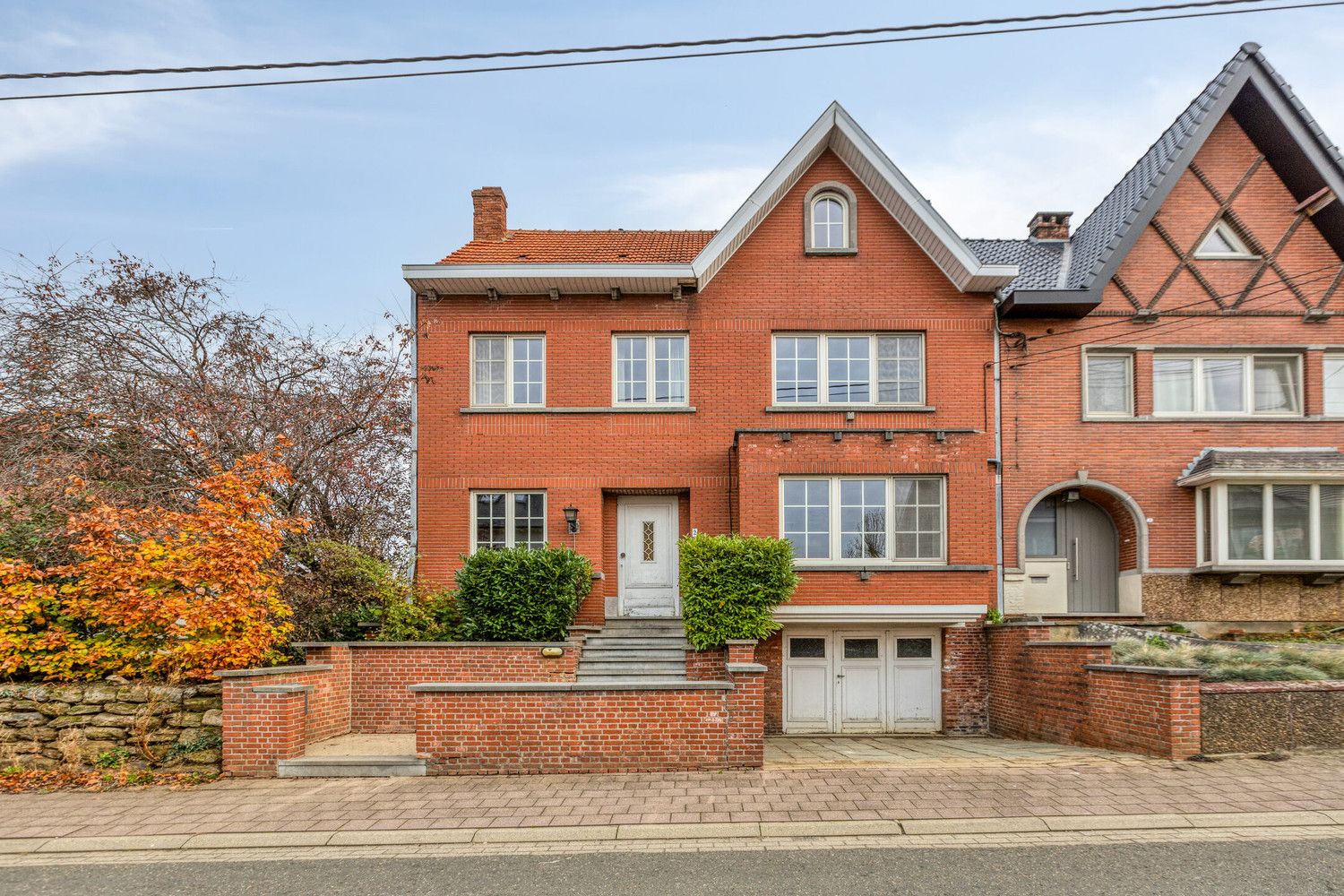 ZEER CHARMANTE WONING MET 4 SLAAPKAMERS, TUIN EN GARAGE TE DIEST! foto 2