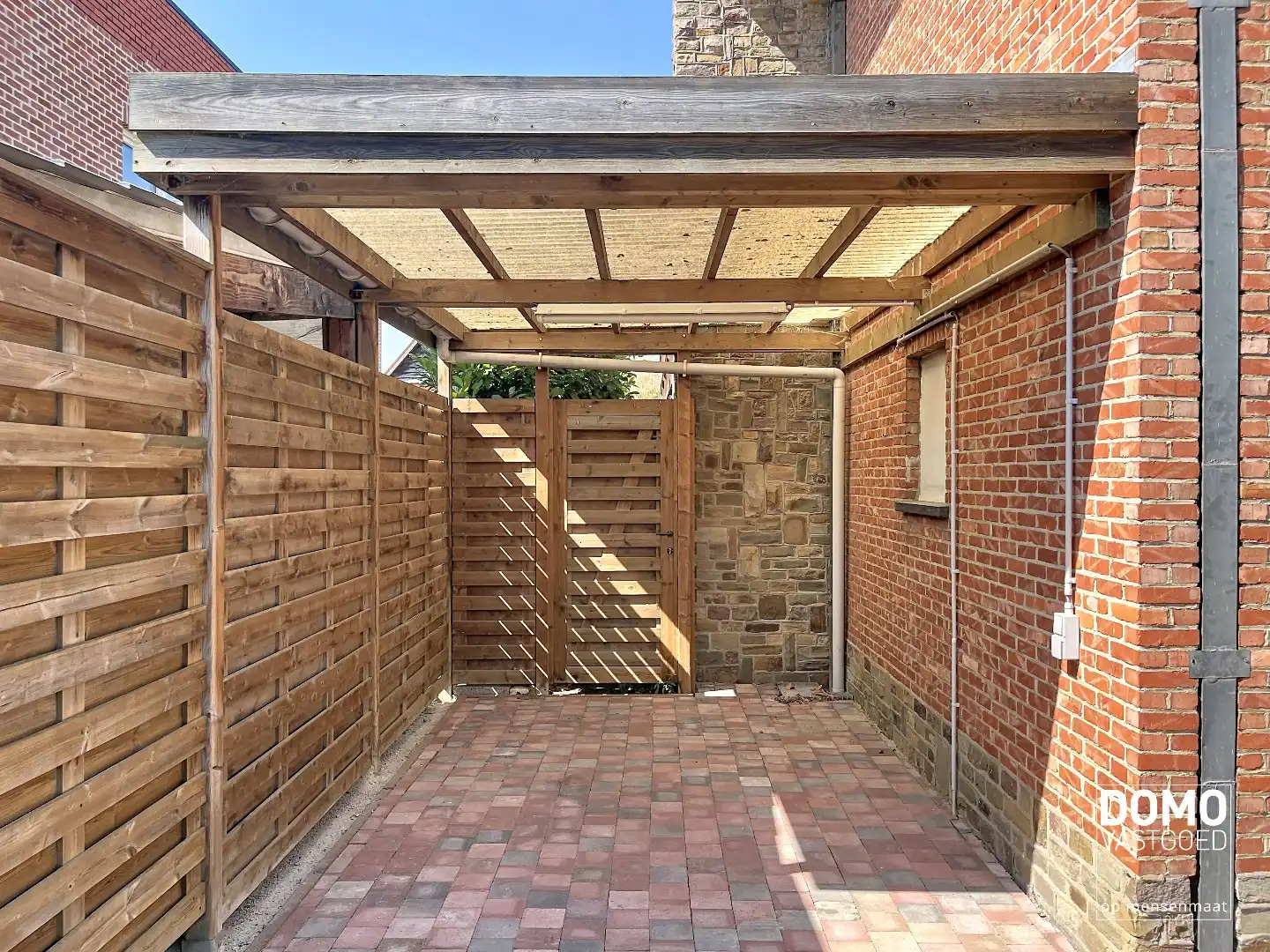 Ruime gezinswoning met 3 slaapkamers en mooie tuin foto 12