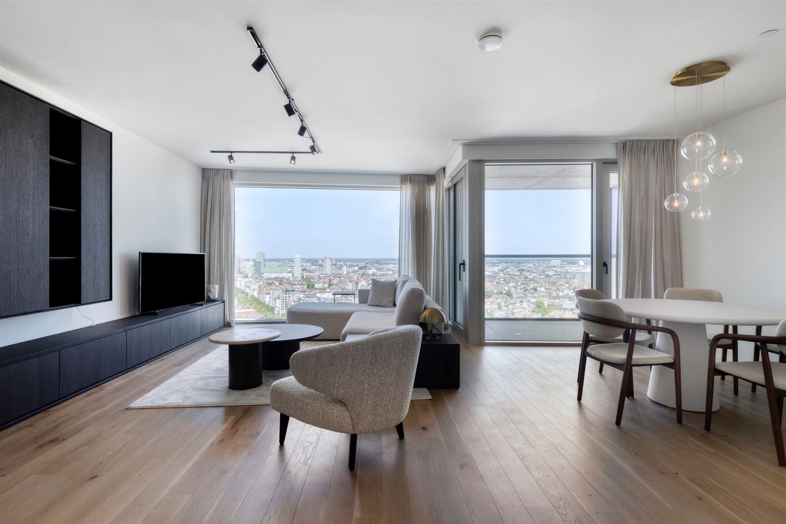 ANTWERP TOWER: SKY IS THE LIMIT 19de verdiep  foto 9