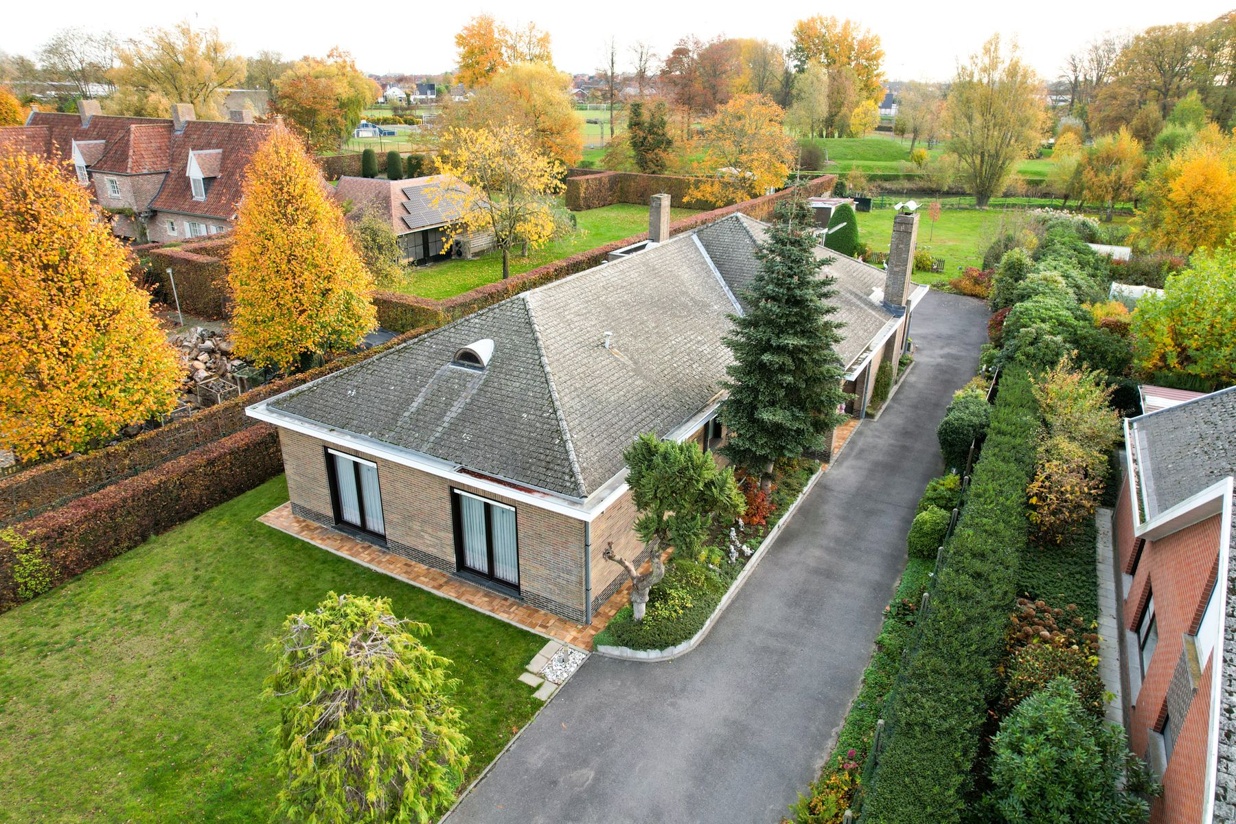 Ruime gelijkvloerse villa aan Ter Borcht op 1.954 m² foto 2