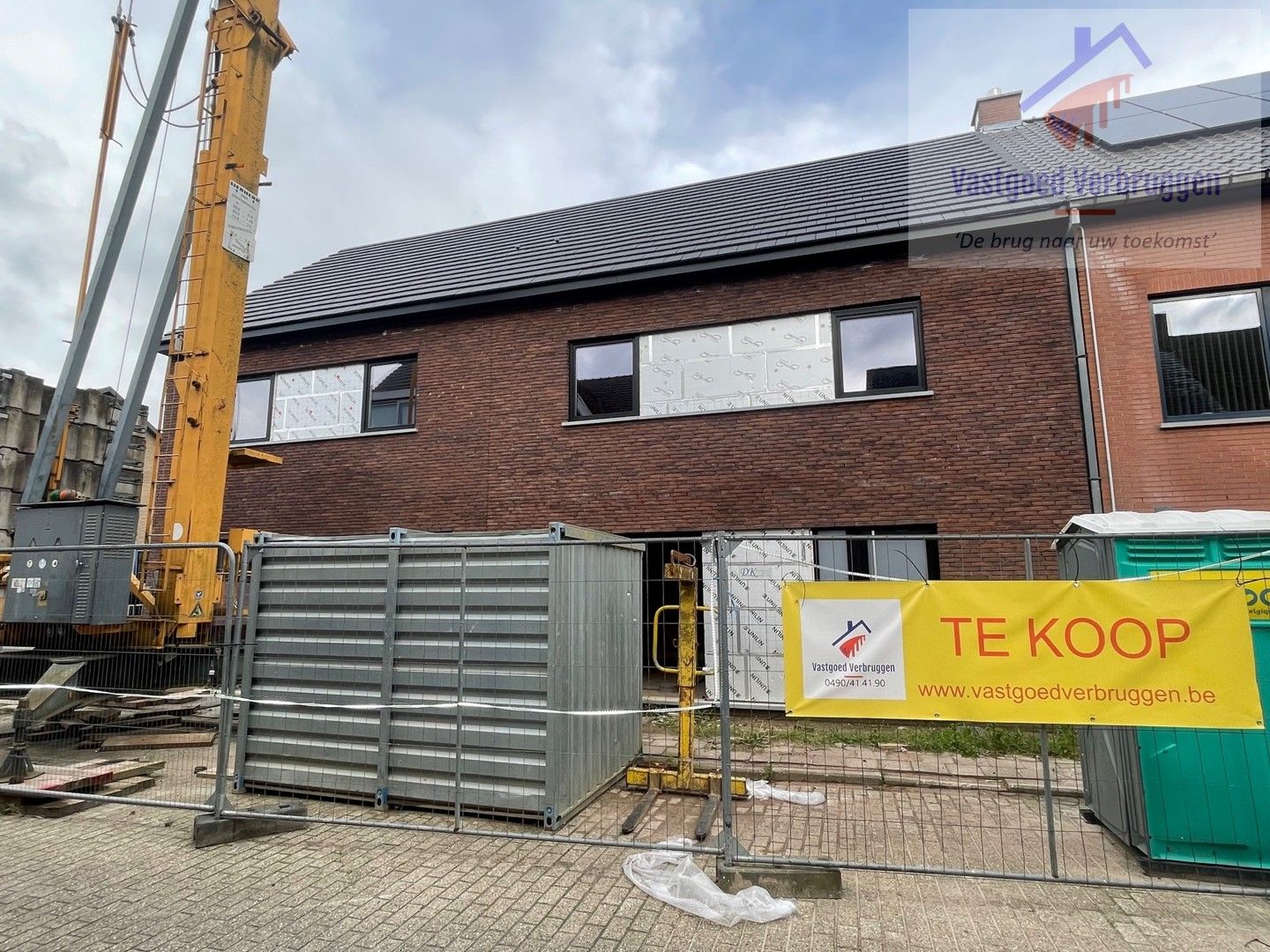 Centraal gelegen nieuw te bouwen woning in Denderleeuw - halfopen bebouwing foto {{pictureIndex}}