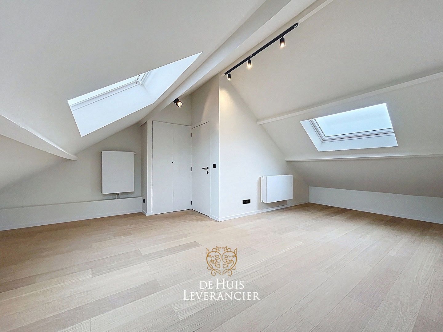 Gerenoveerde rijwoning met charme elementen  foto 21
