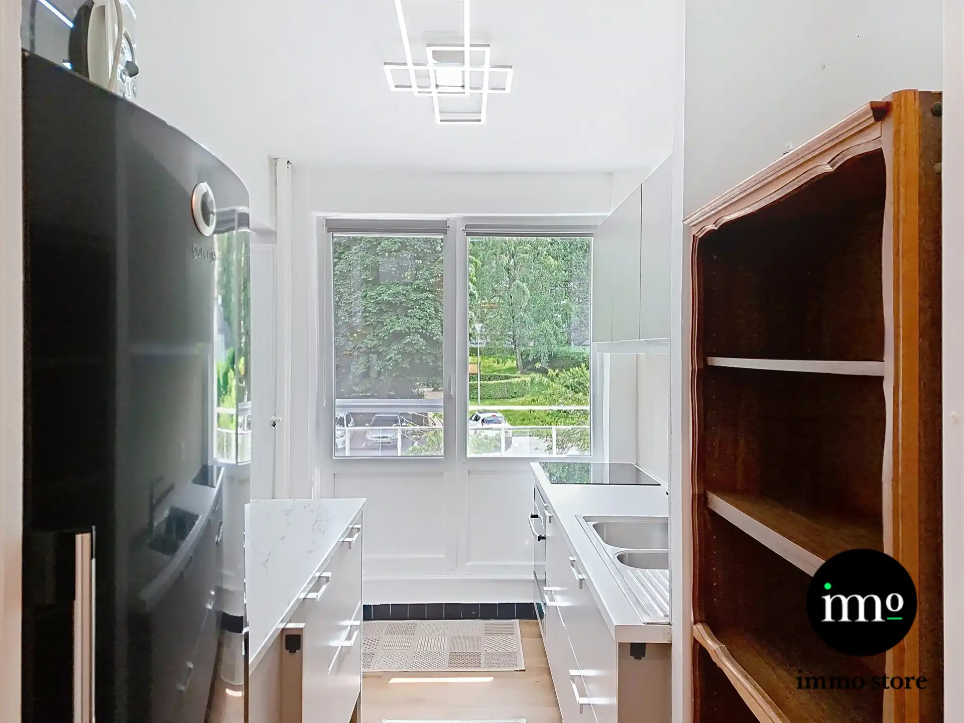 Appartement in groene omgeving met 2 parkeerplaatsen foto 3