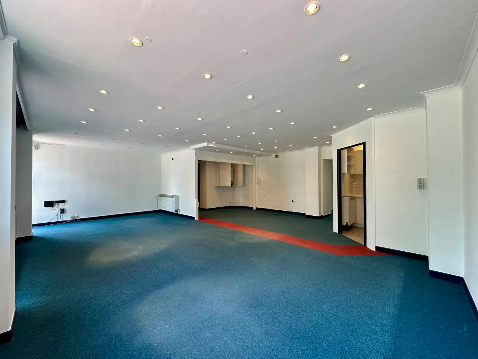 Kantoorruimte op strategische locatie foto 6