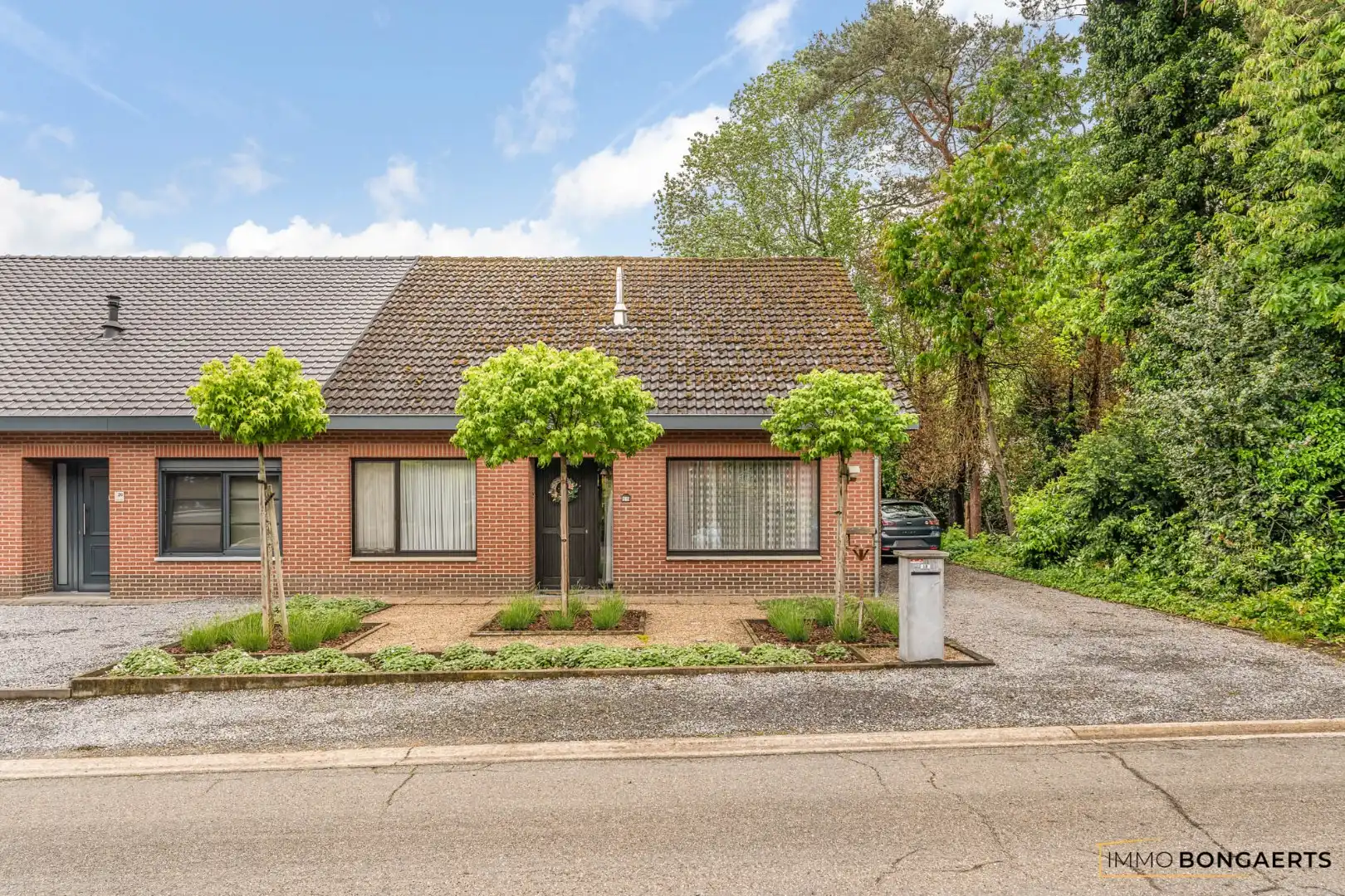 Halfopen woning met 3 slaapkamers foto 2
