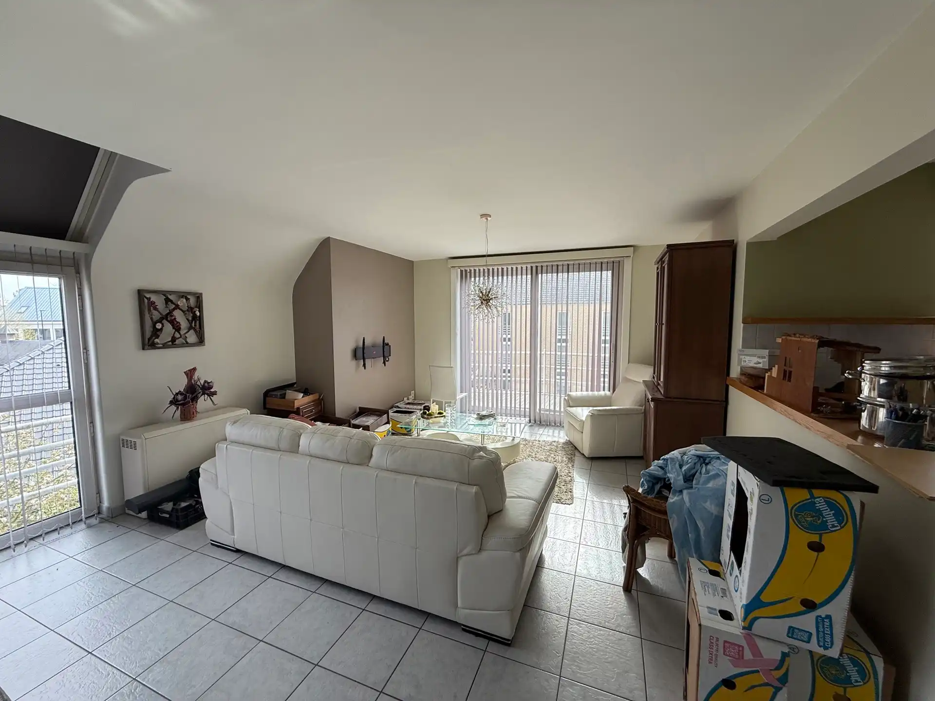 WICHELEN - Ruim appartement mét garage. foto 2