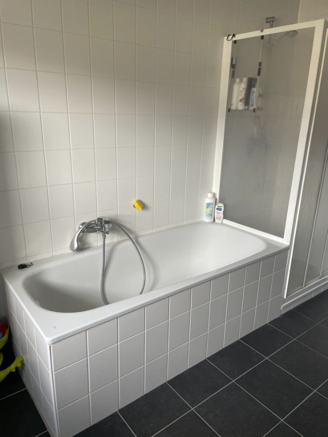 Rustig gelegen drie-slaapkamer EENGEZINSWONING met tuin & garage foto 11