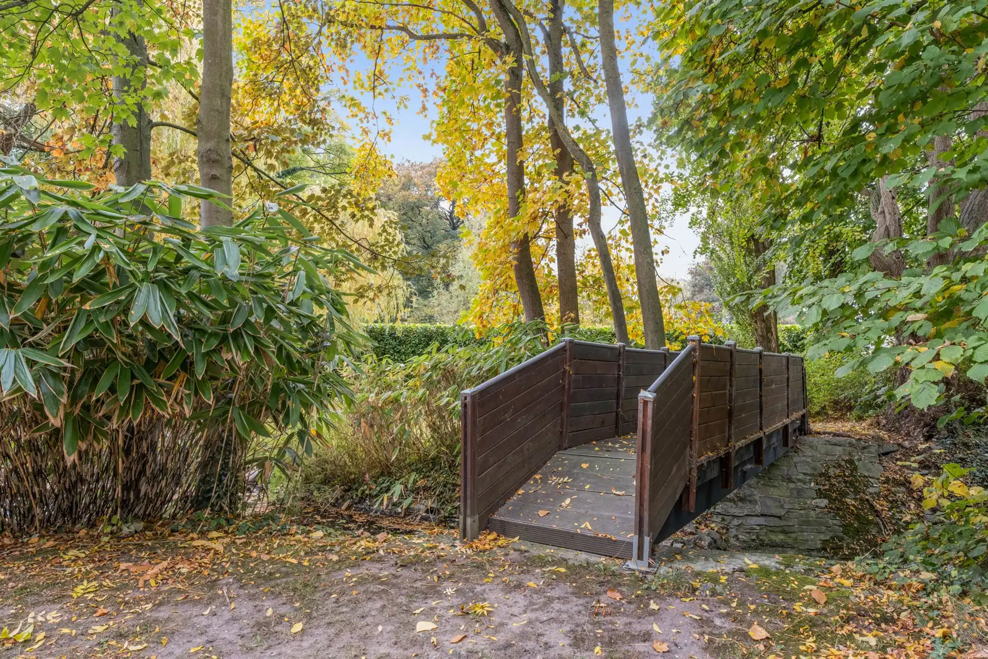 Mooi gelijkvloerse villa foto 7