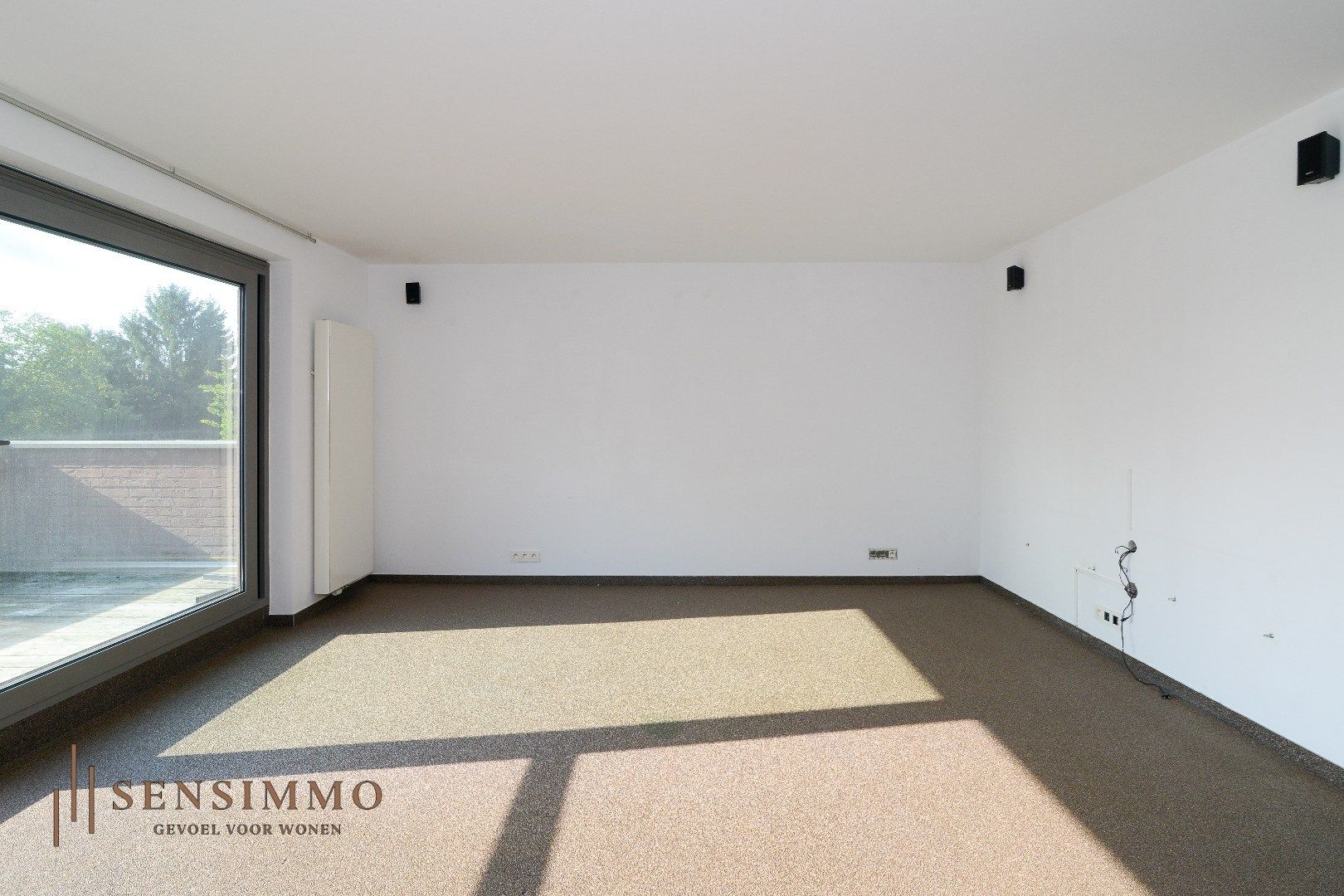 Ruim en instapklaar duplex appartement met carport en terras foto 9