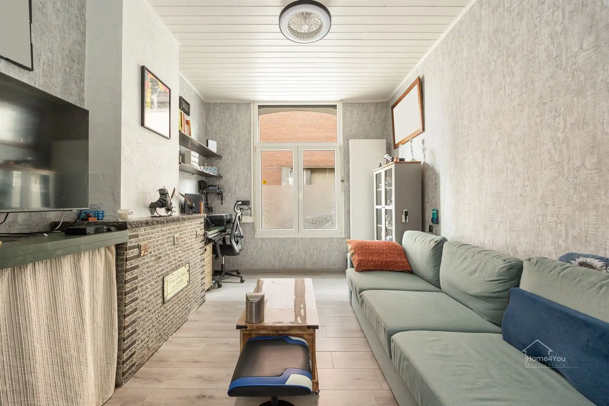 Gerenoveerde woning met vier slaapkamers in Merksem! foto 2