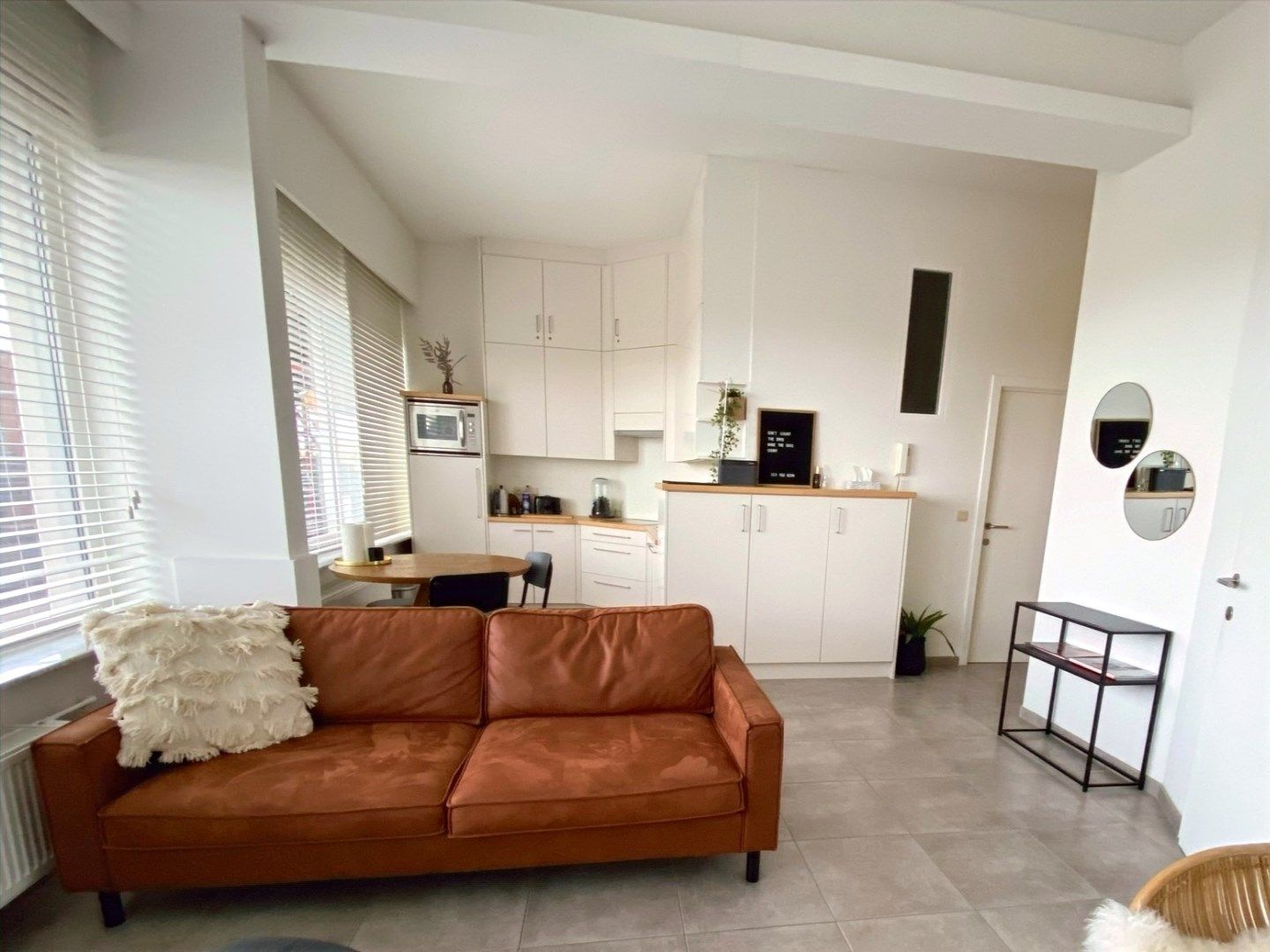 Prachtig 2 slaapkamer -appartement op de zeedijk van Oostduinkerke ! foto 2