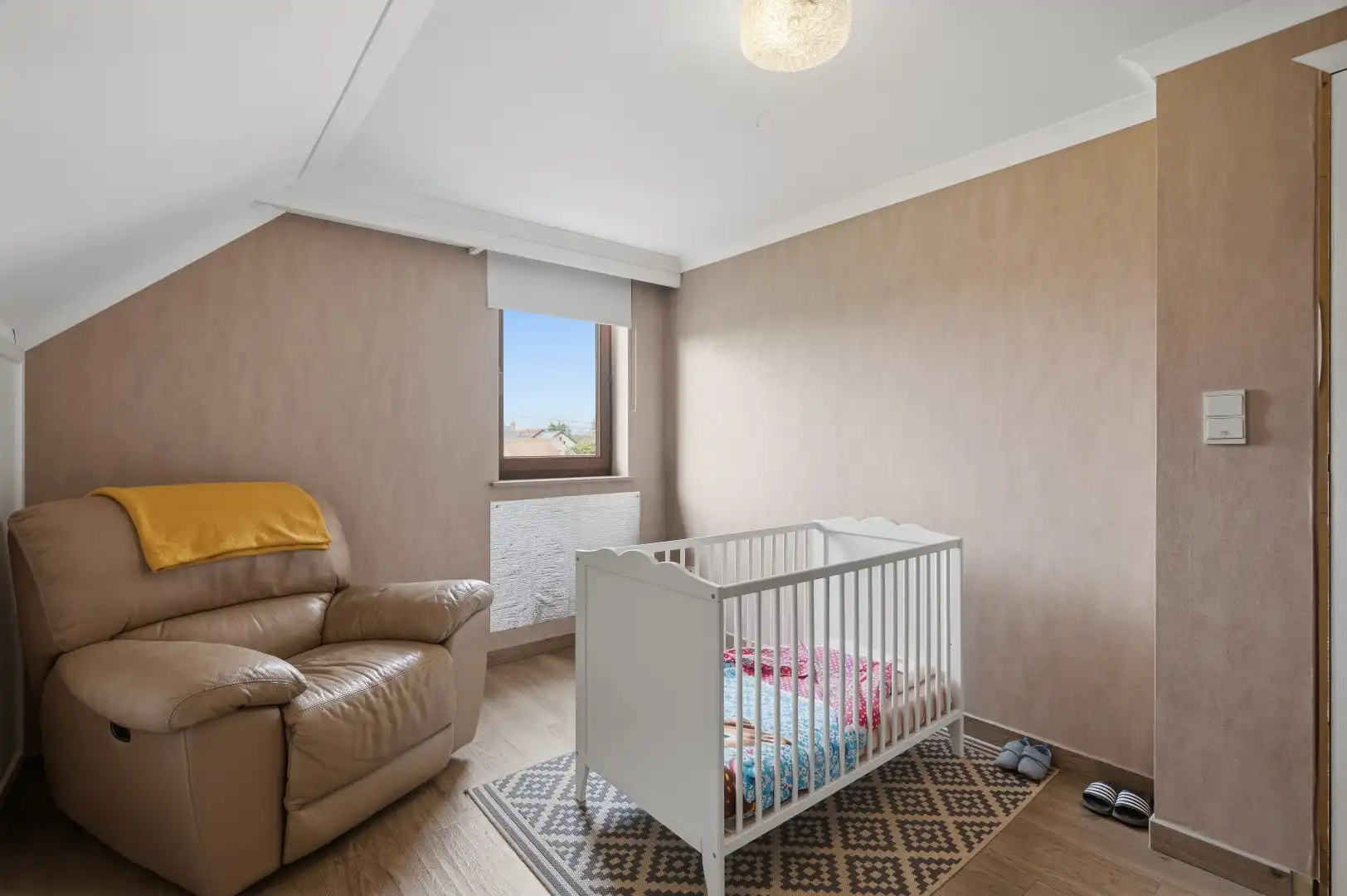 Instapklare, stijlvolle afgewerkte woning met 3 slpks foto 8