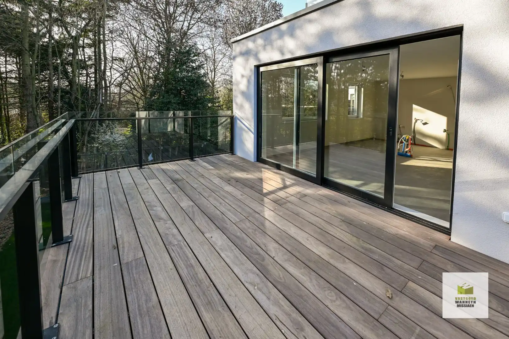 Ruim 2-slpk appartement met 15m2 zuidgericht terras met volle privacy foto 3