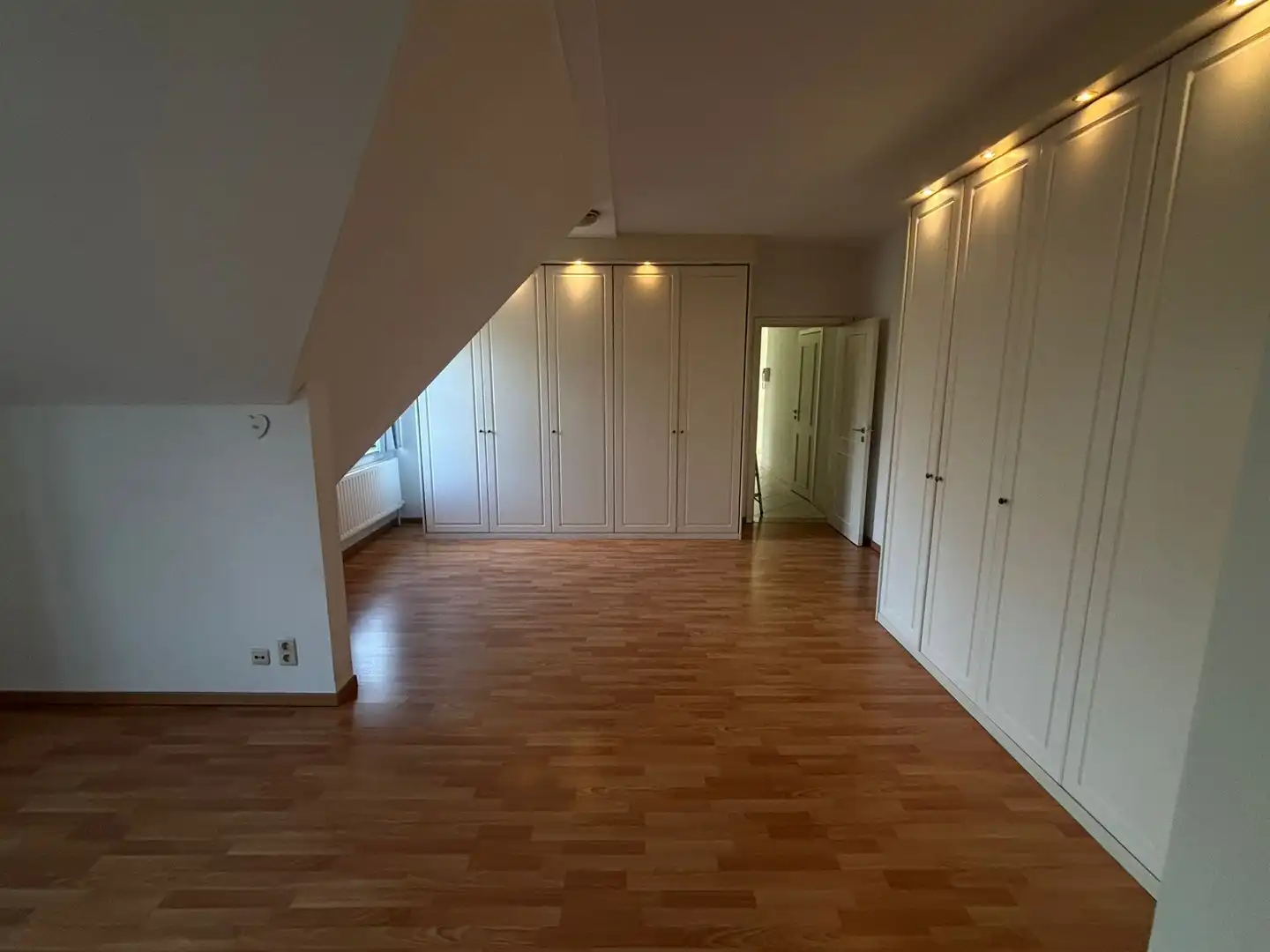 DUPLEXAPPARTEMENT MET 4 SLAAPKAMERS EN 3 BADKAMERS foto 6