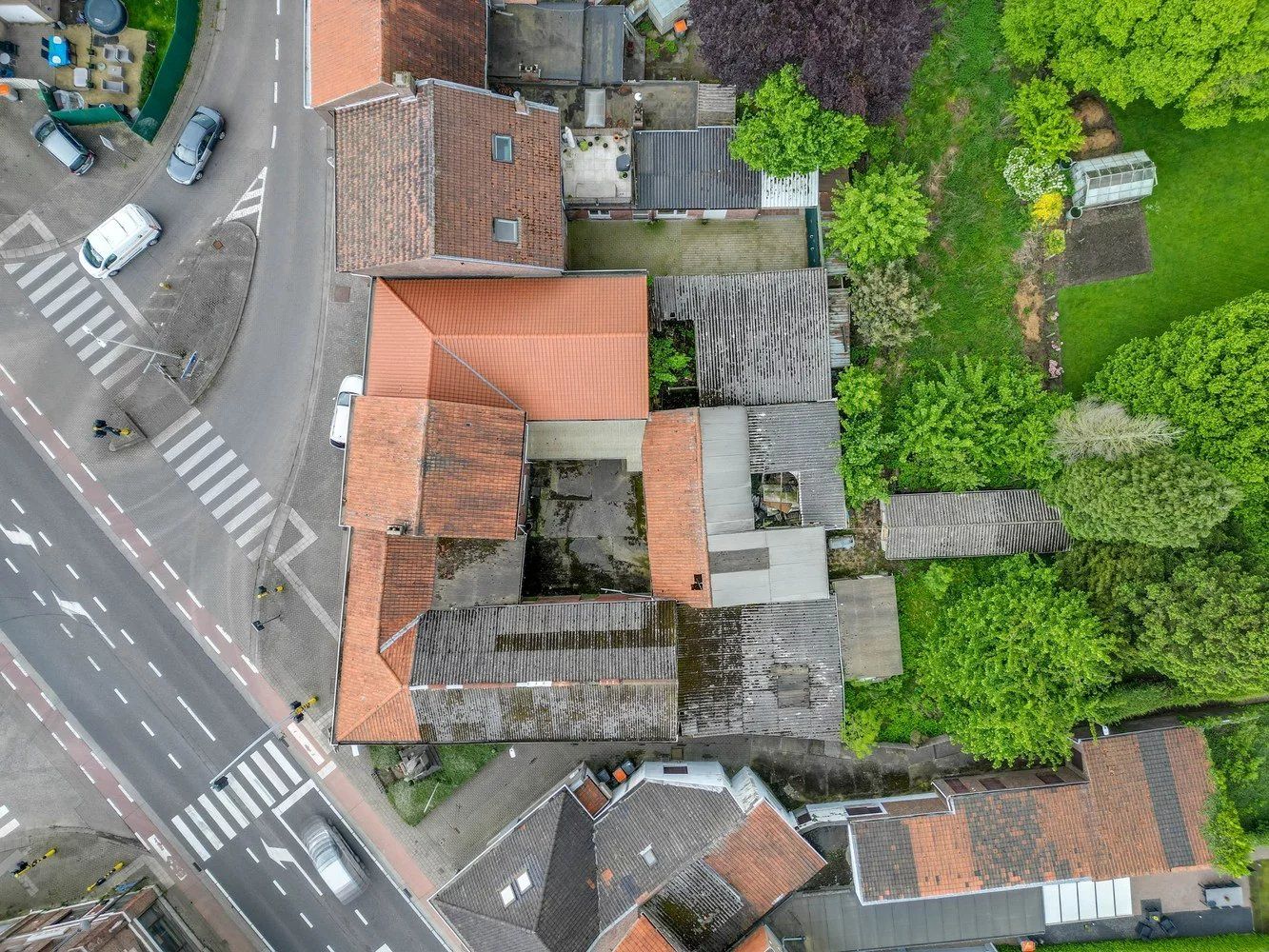 Hoeve op ruim perceel met extra bouwgrond foto 6