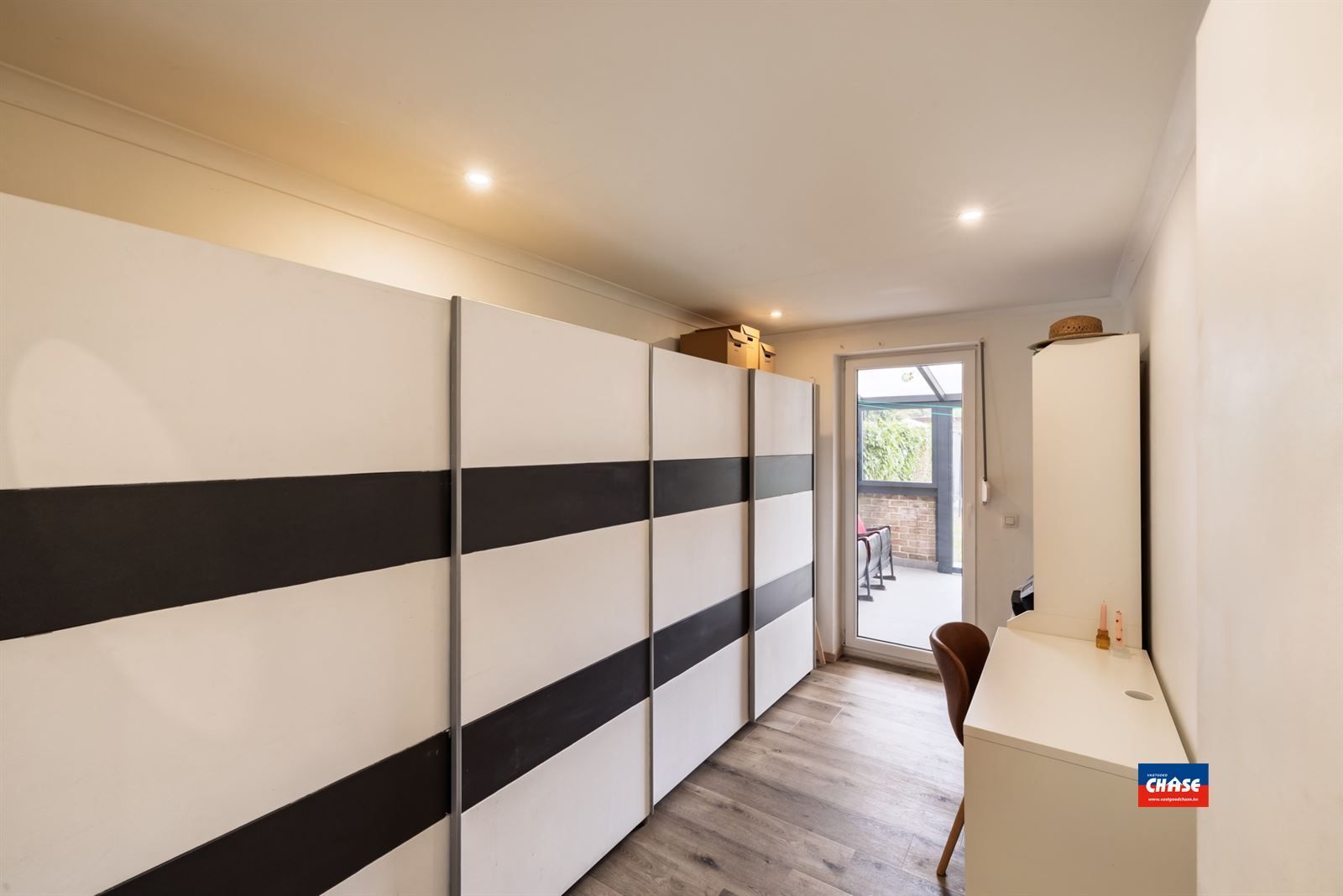 Appartement met twee slaapkamers en tuin foto 8
