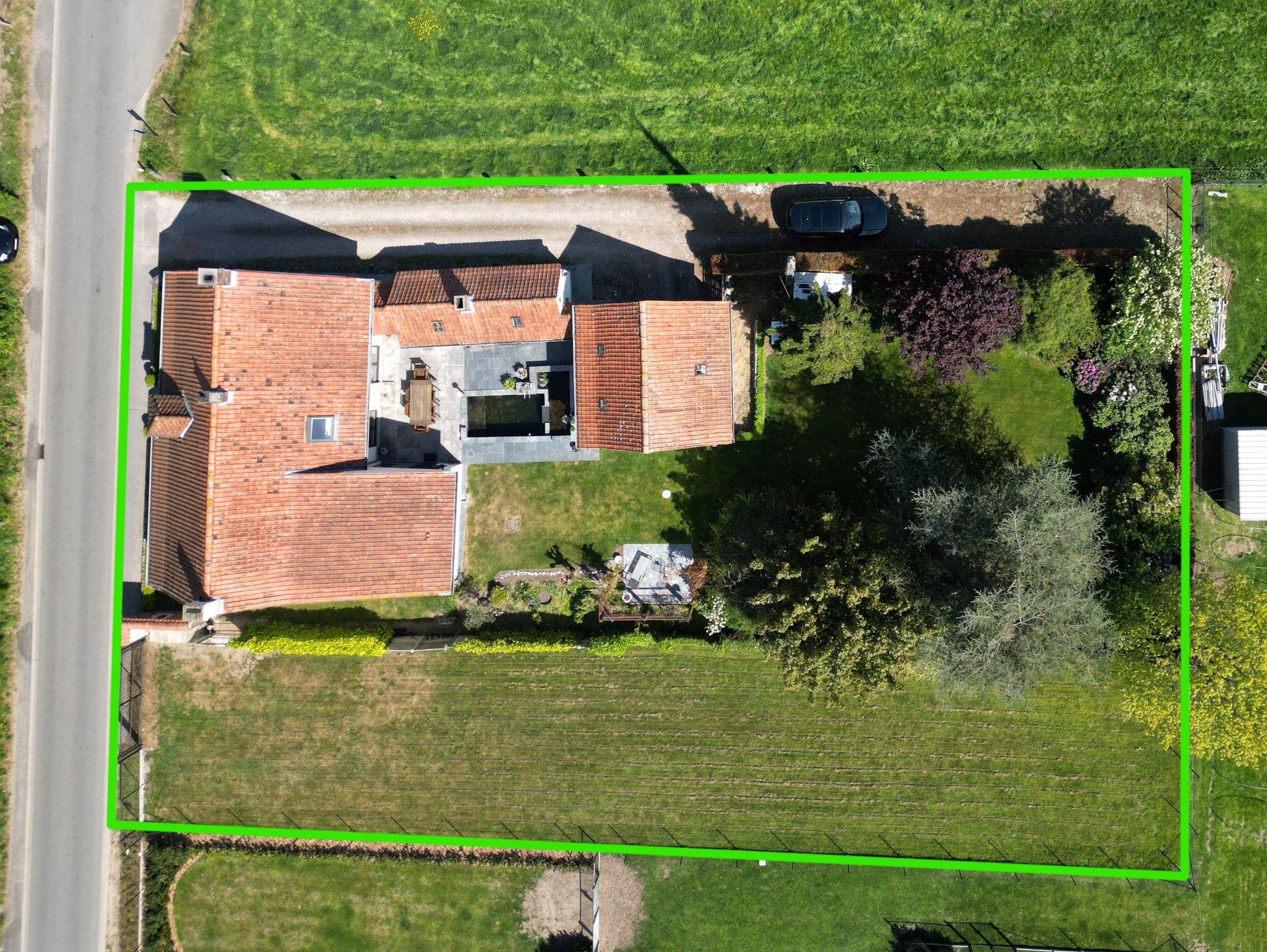 CHARME LANDHUIS  GELEGEN OP 1534 M² foto 32