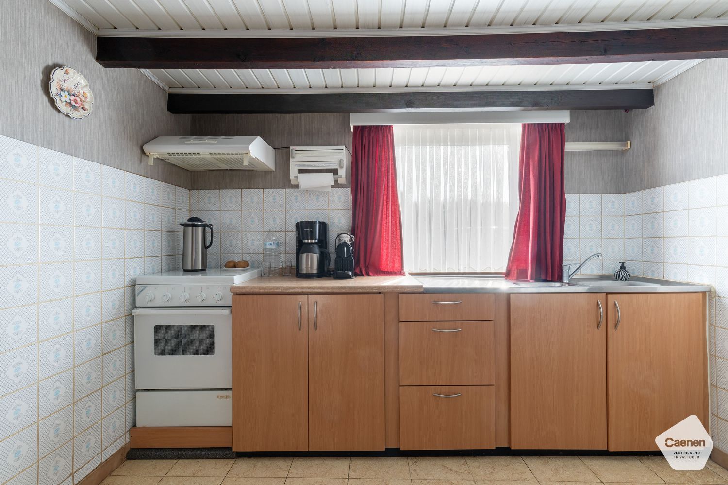 Leuke te renoveren half-open woning met 2 slaapkamers en GARAGE foto 4