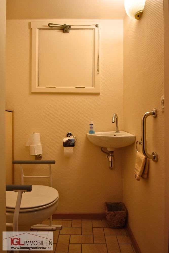 Ruim en rustig gelegen appartement met 2 slaapkamers, terras en garage te huur in Dilbeek foto 14