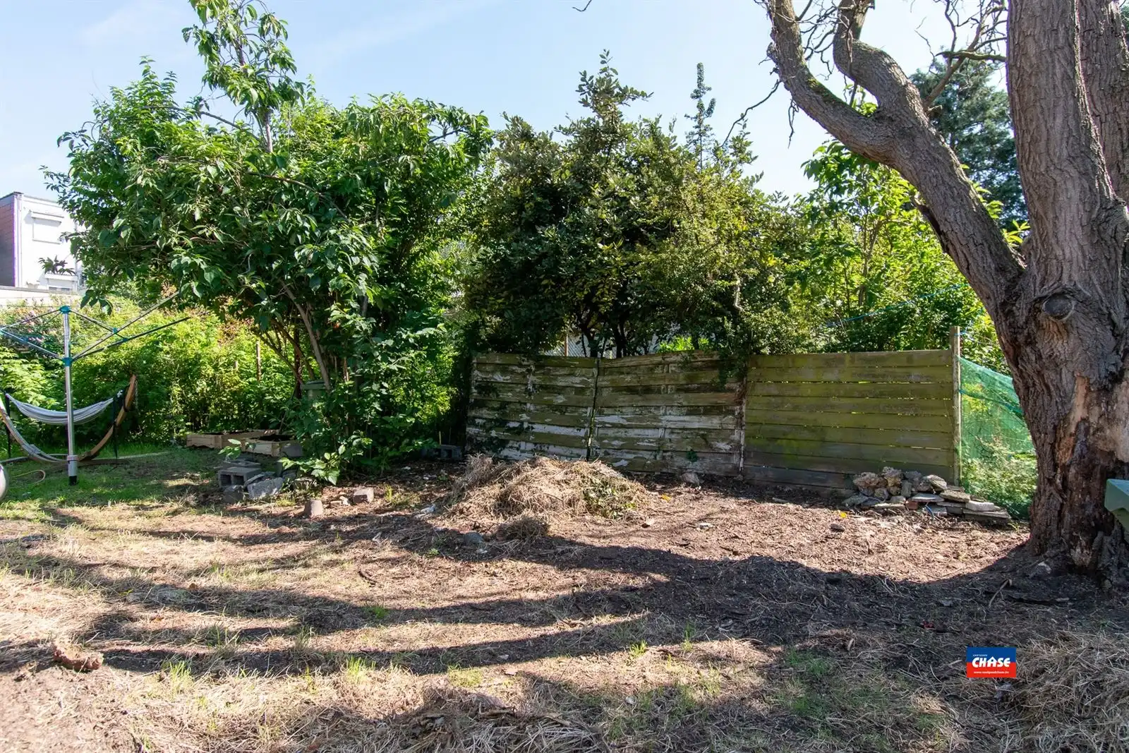 Op te frissen woning met 3 slpks, zolder en tuin foto 11