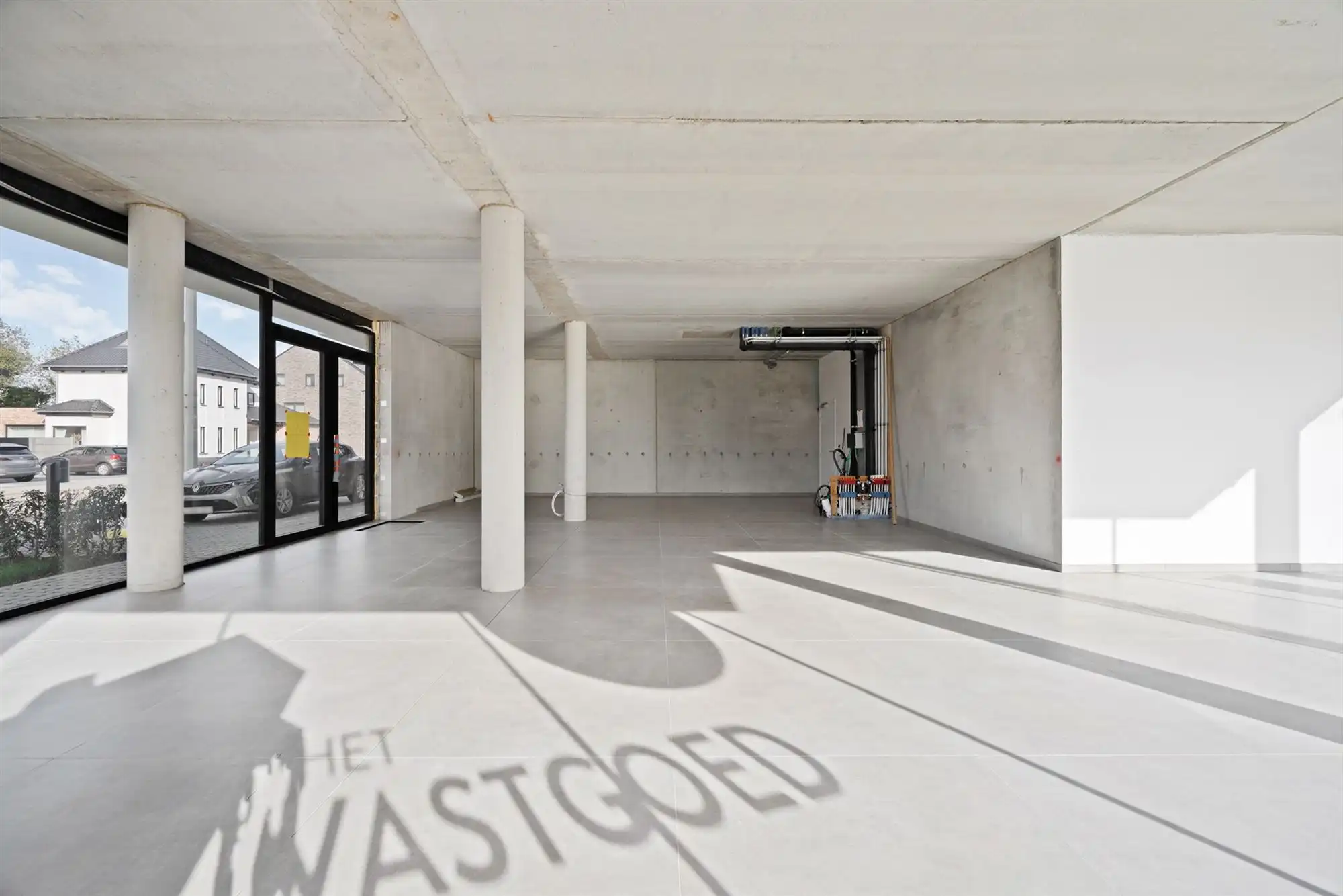 HANDELSPAND VAN 112M² MET 4 AUTOSTAANPLAATSEN OP COMMERCIËLE TOPLIGGING TE BERINGEN! foto 6