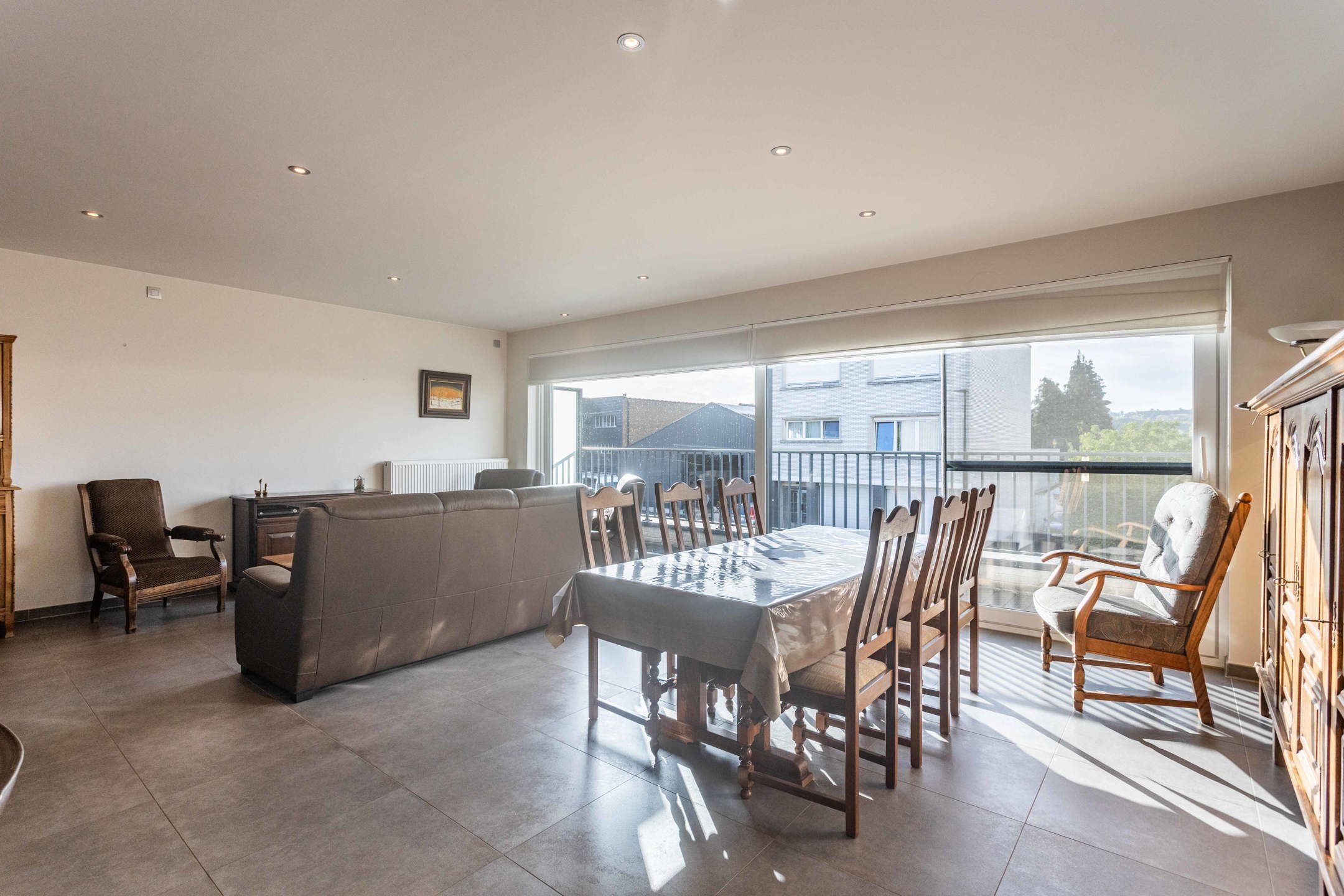 Lichtrijk appartement met terras en garagebox te Kluisbergen foto 5