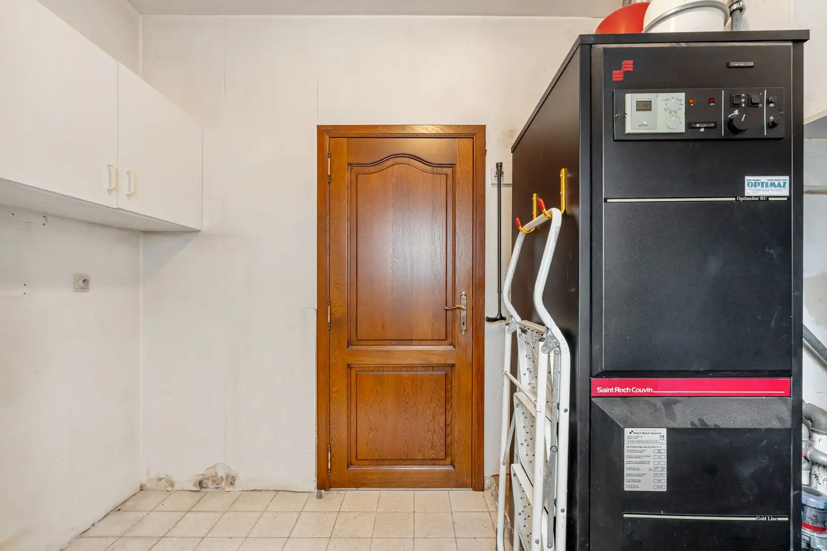 Gelijkvloerse bungalow met 2 slaapkamers, garage en riante tuin op toplocatie foto 18