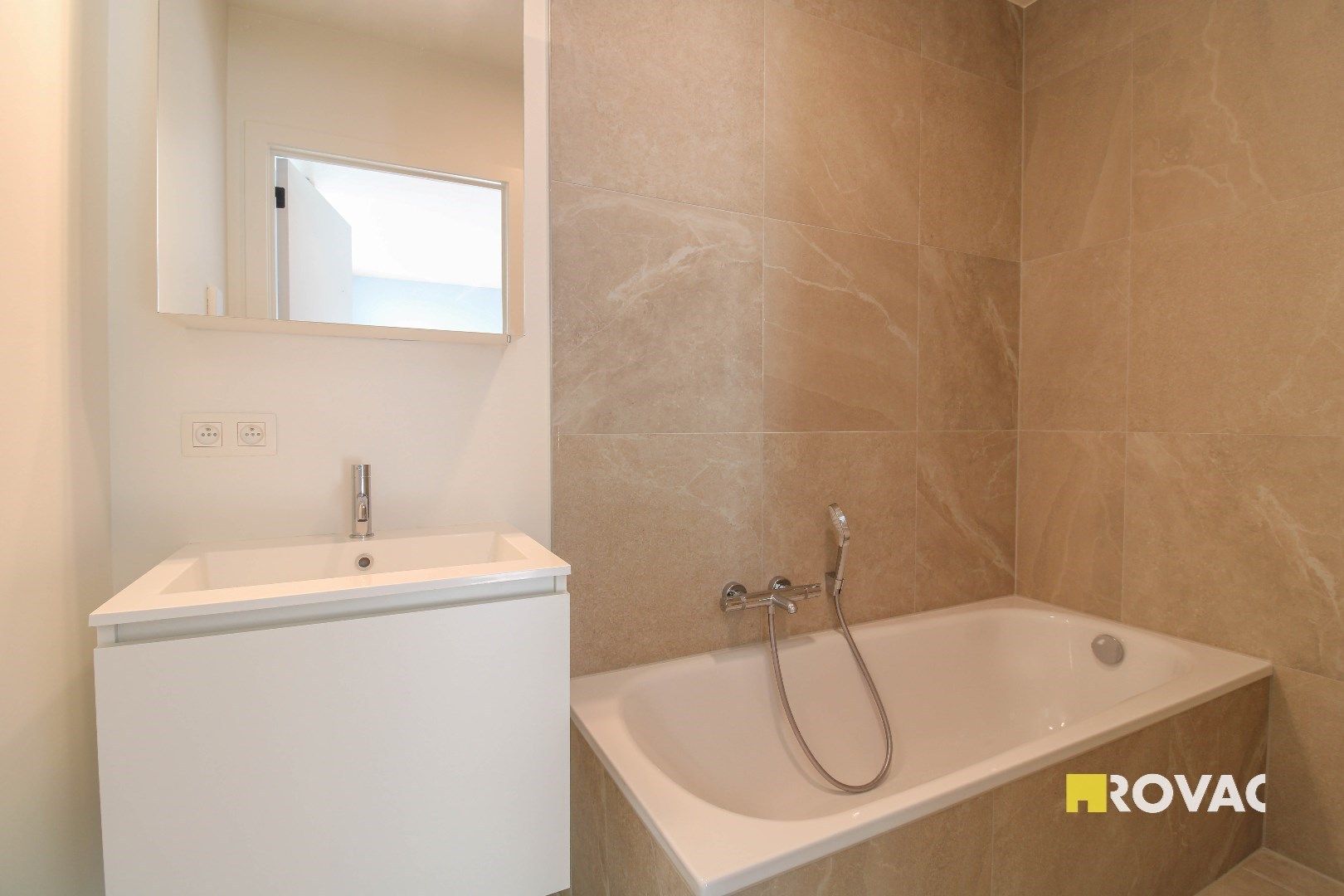 Uniek appartement met prachtig terras en garage! foto 22