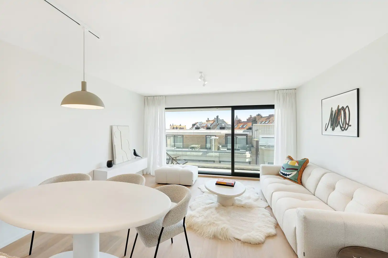 Volledig gerenoveerd appartement met zuidgericht terras heel centraal gelegen op de Kustlaan. foto 8