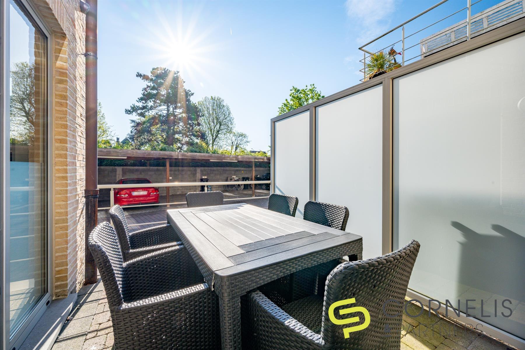 Instapklaar appartement met terras en staanplaats foto 9