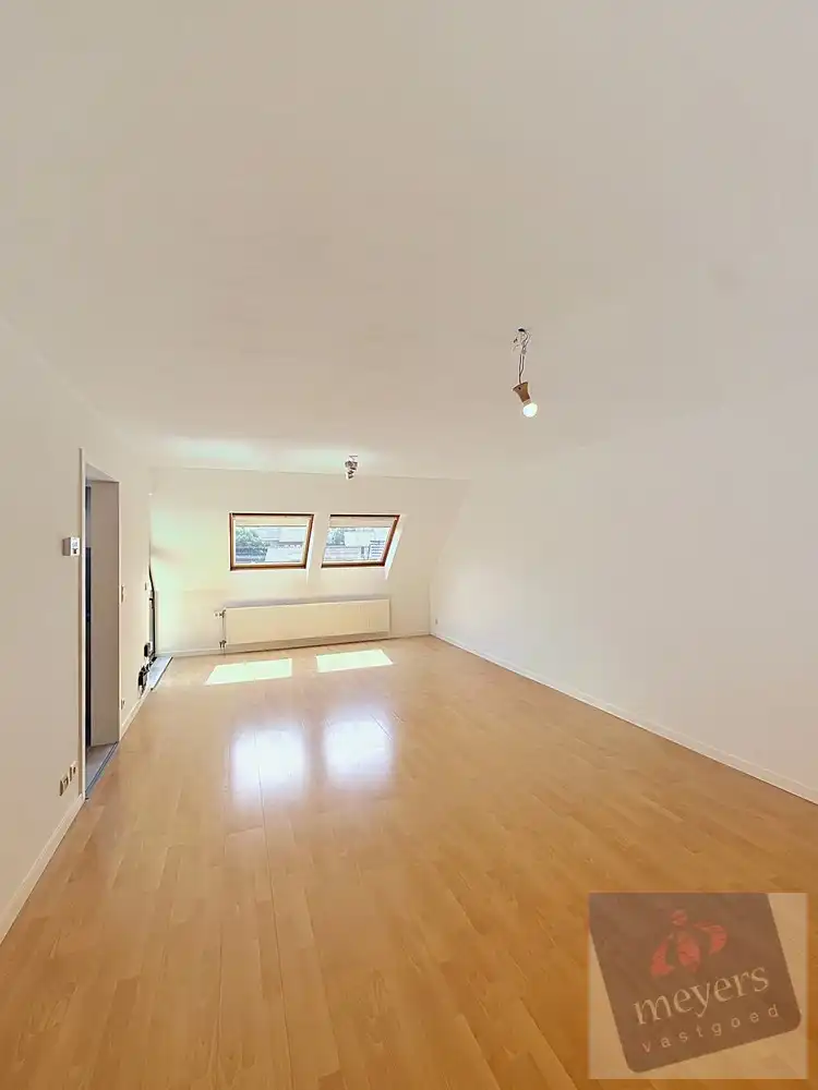 Appartement met 2 slaapkamers, terras en garage te huur in Hasselt foto 4