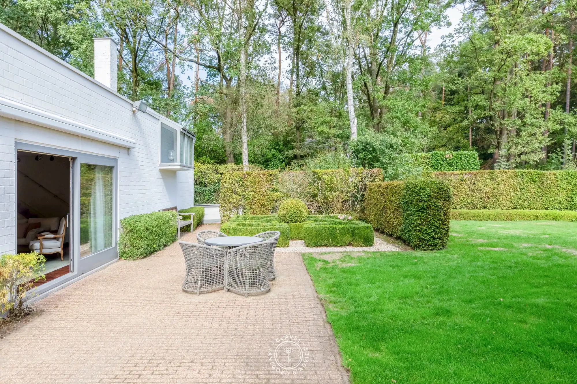 Residentiële villa op een uitzonderlijk groen perceel van meer dan 2.000 m² in de gegeerde Eikenlaan te Belsele foto 25