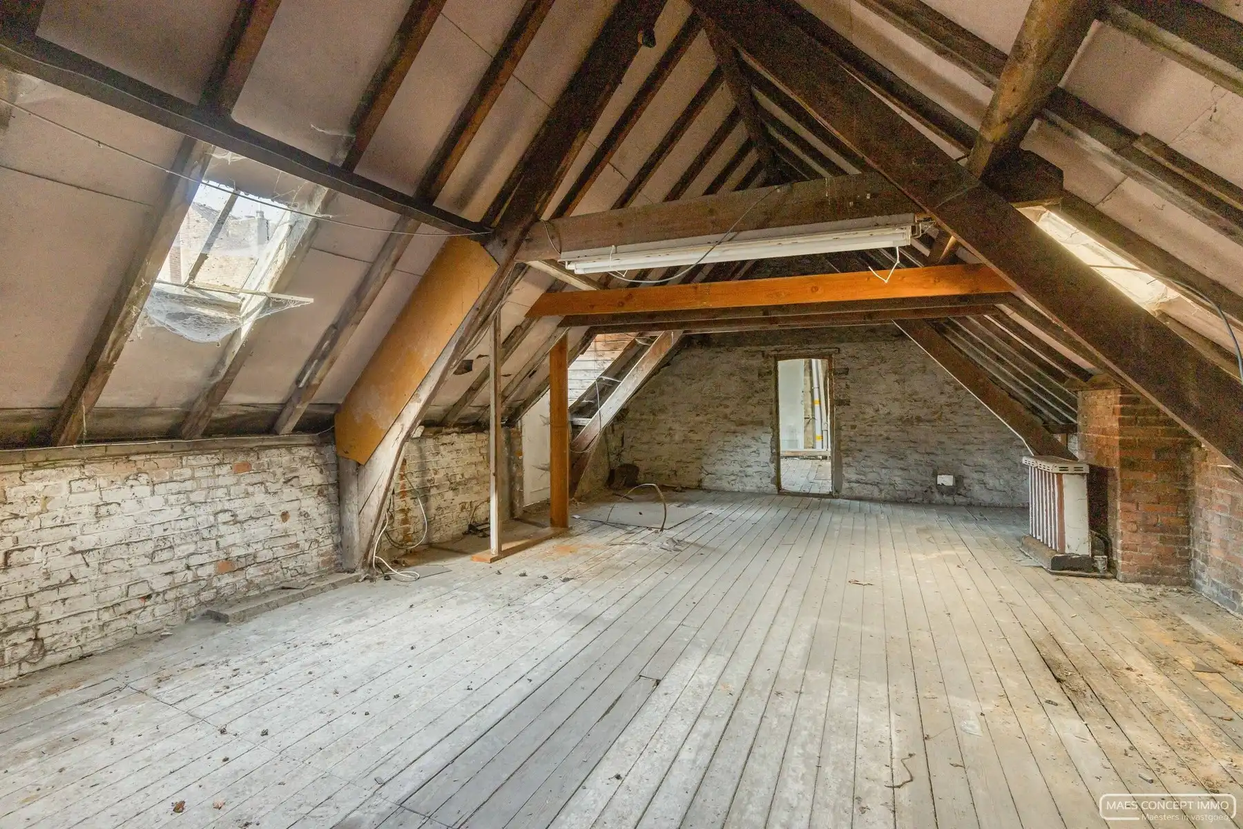 Te koop projectgrond/te renoveren pand in centrum Izegem foto 10
