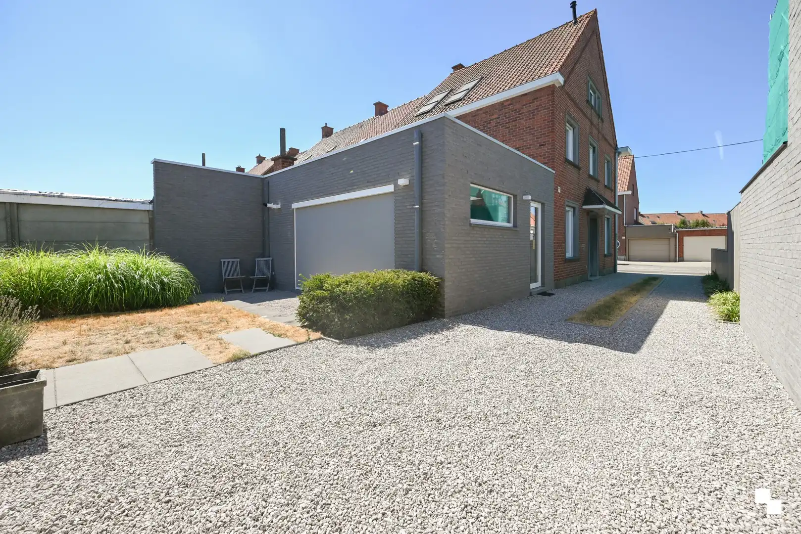 Zeer verzorgde eengezinswoning met drie slaapkamers en garage foto 2