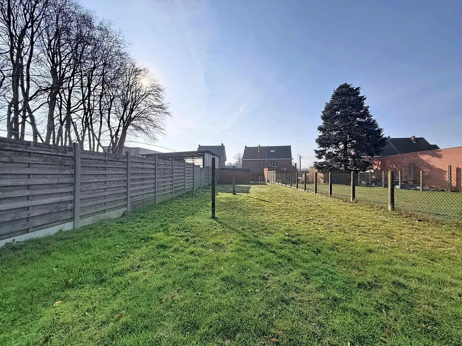 Halfopen bebouwing met 3 slaapkamers en een ruime tuin. foto 30