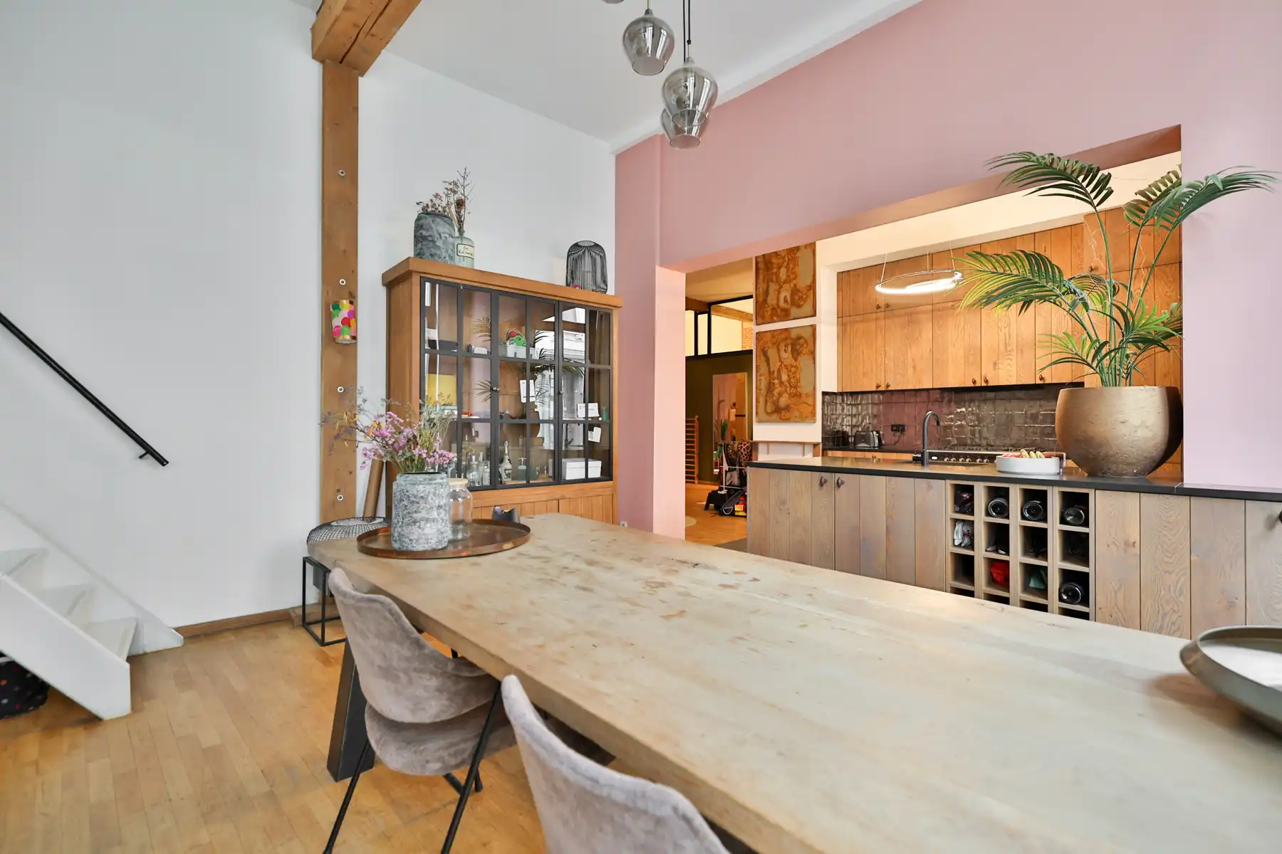 Stoer, warm en verrassend ruim — Loftgevoel met buitenruimte foto 12