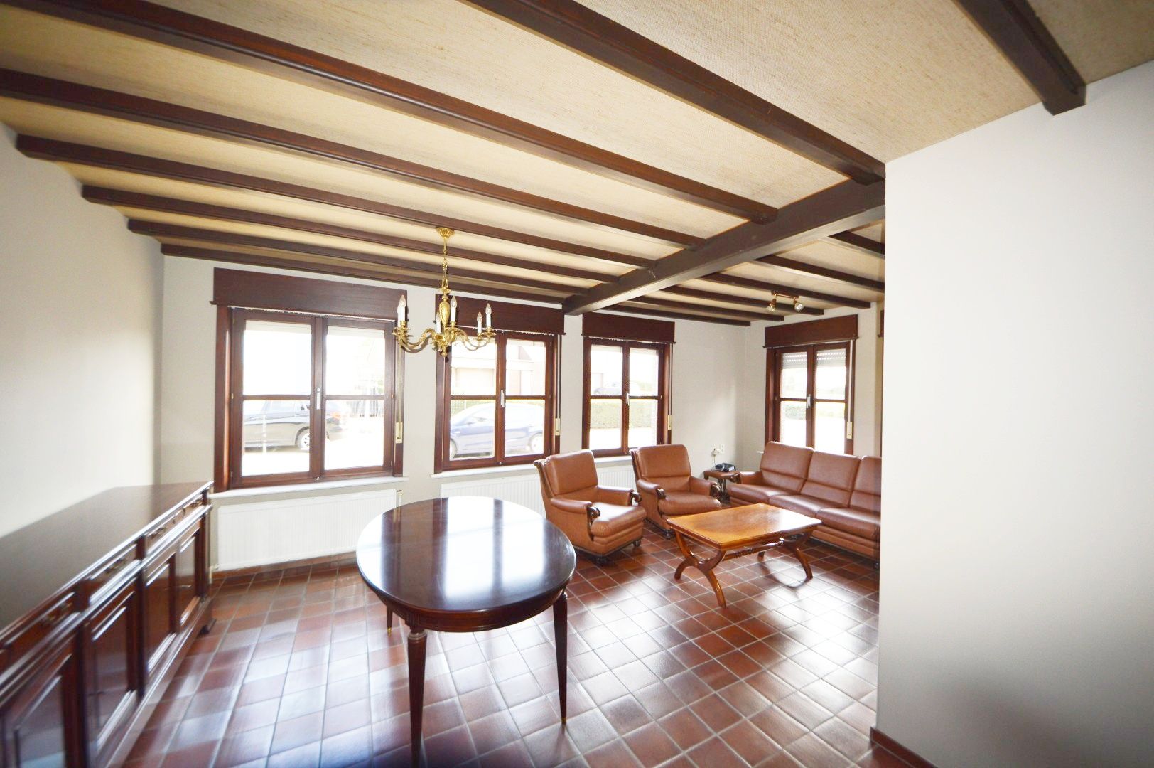 GERENOVEERDE WONING DUBBELE GARAGE EN TUIN foto 7