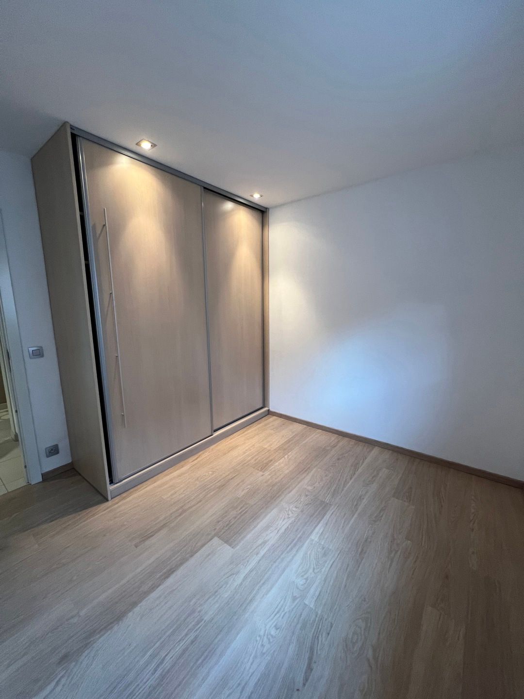 Super goed gelegen en prachtig gelijkvloers appartement foto 13