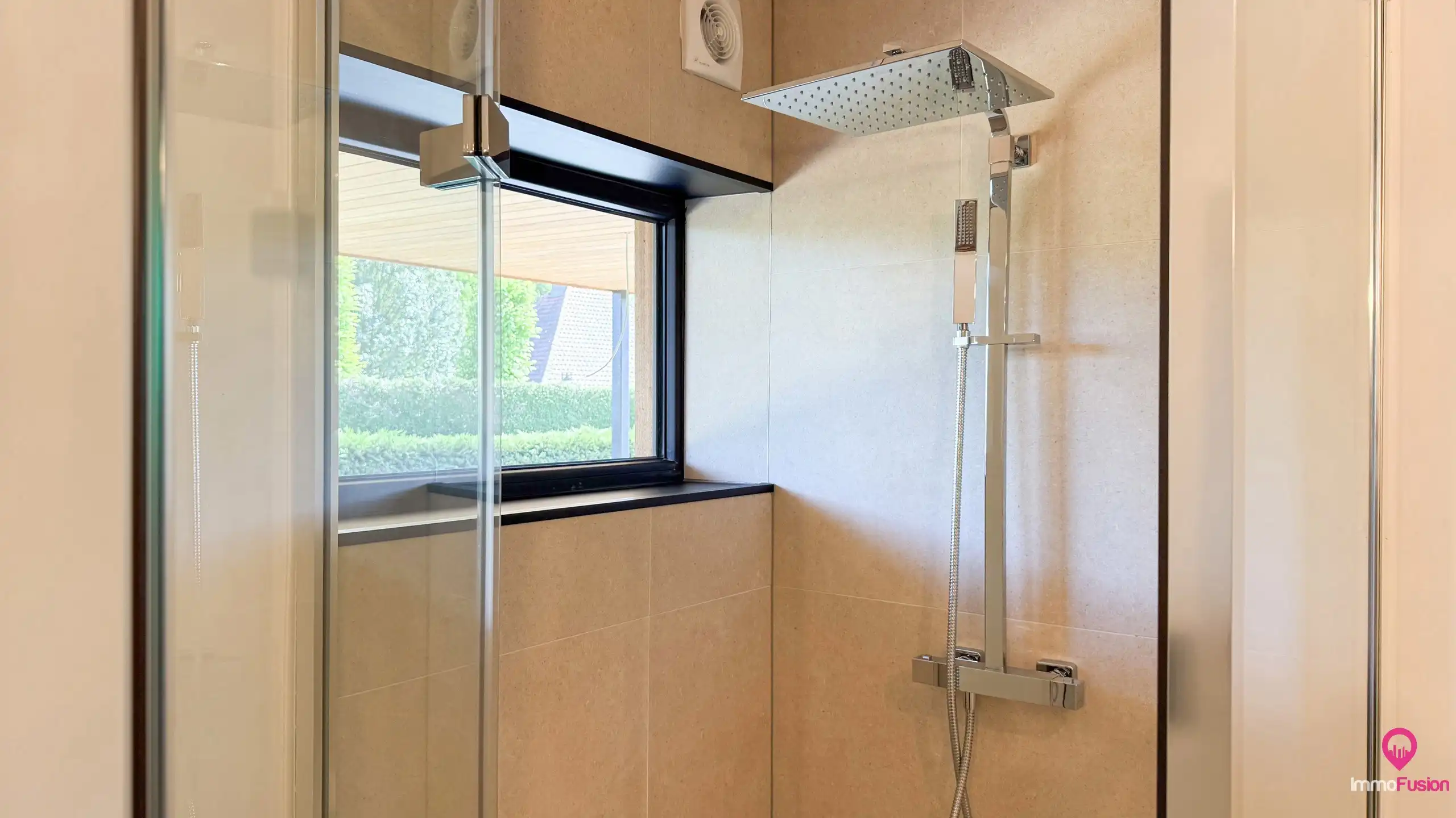 Totaalgerenoveerde, instapklare woning met 3 slpks te Zolder foto 36
