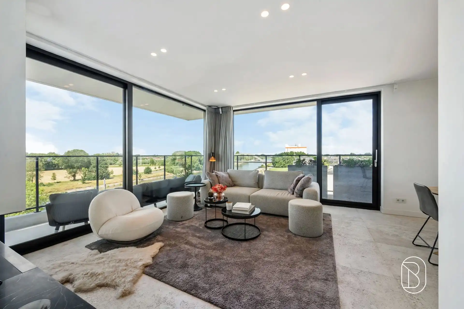 Subliem afwerkt penthouse met zicht op de Leie foto 3