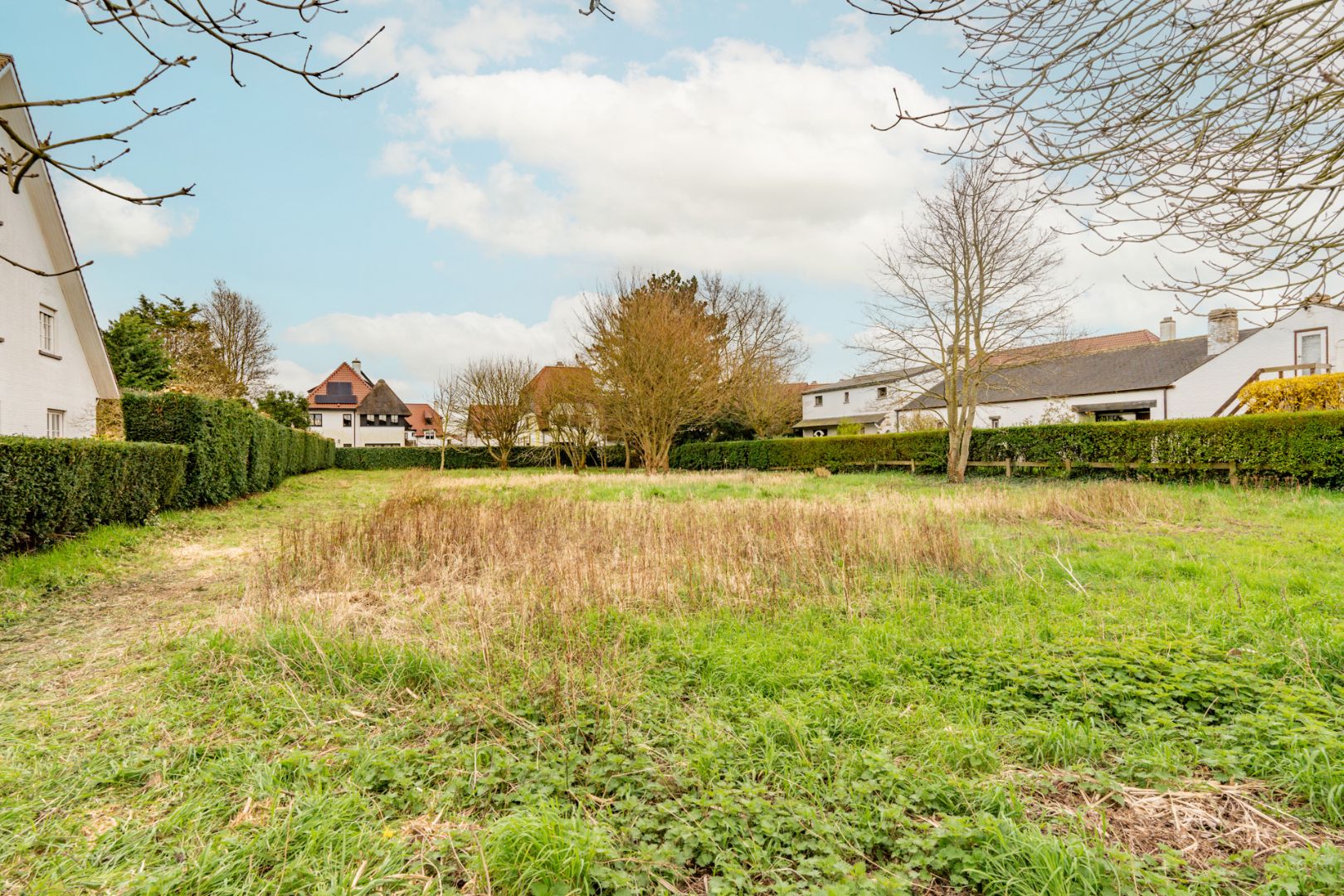 Uitzonderlijke bouwgrond in een residentiële villawijk foto 4