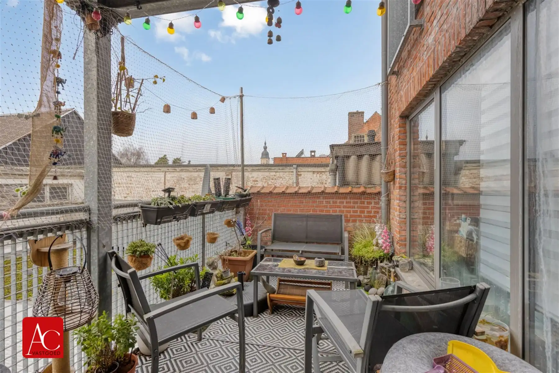 Appartementsgebouw bestaande uit 3 eenheden foto 24