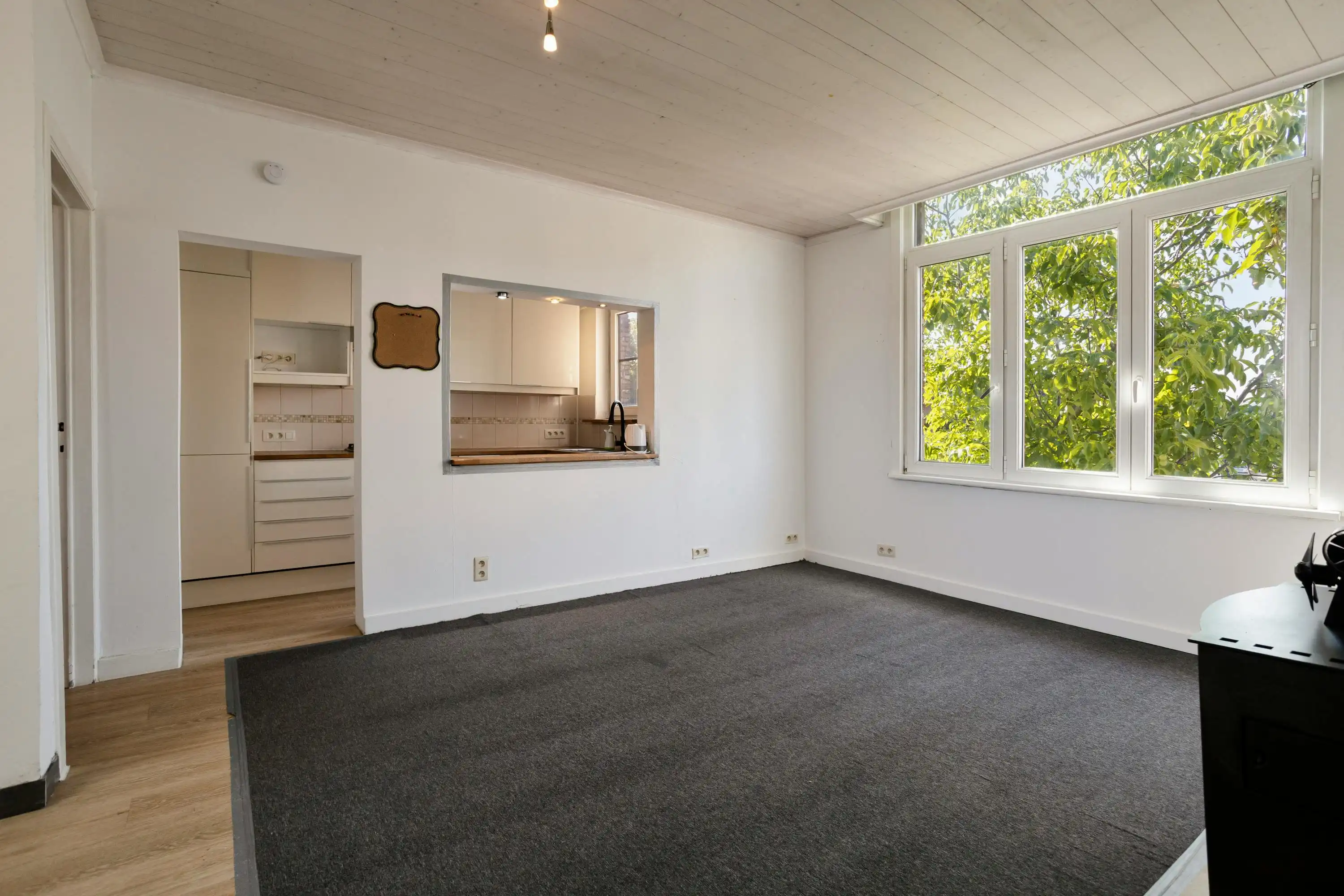 Huis met twee slaapkamers en terras te koop in Deurne! foto 5