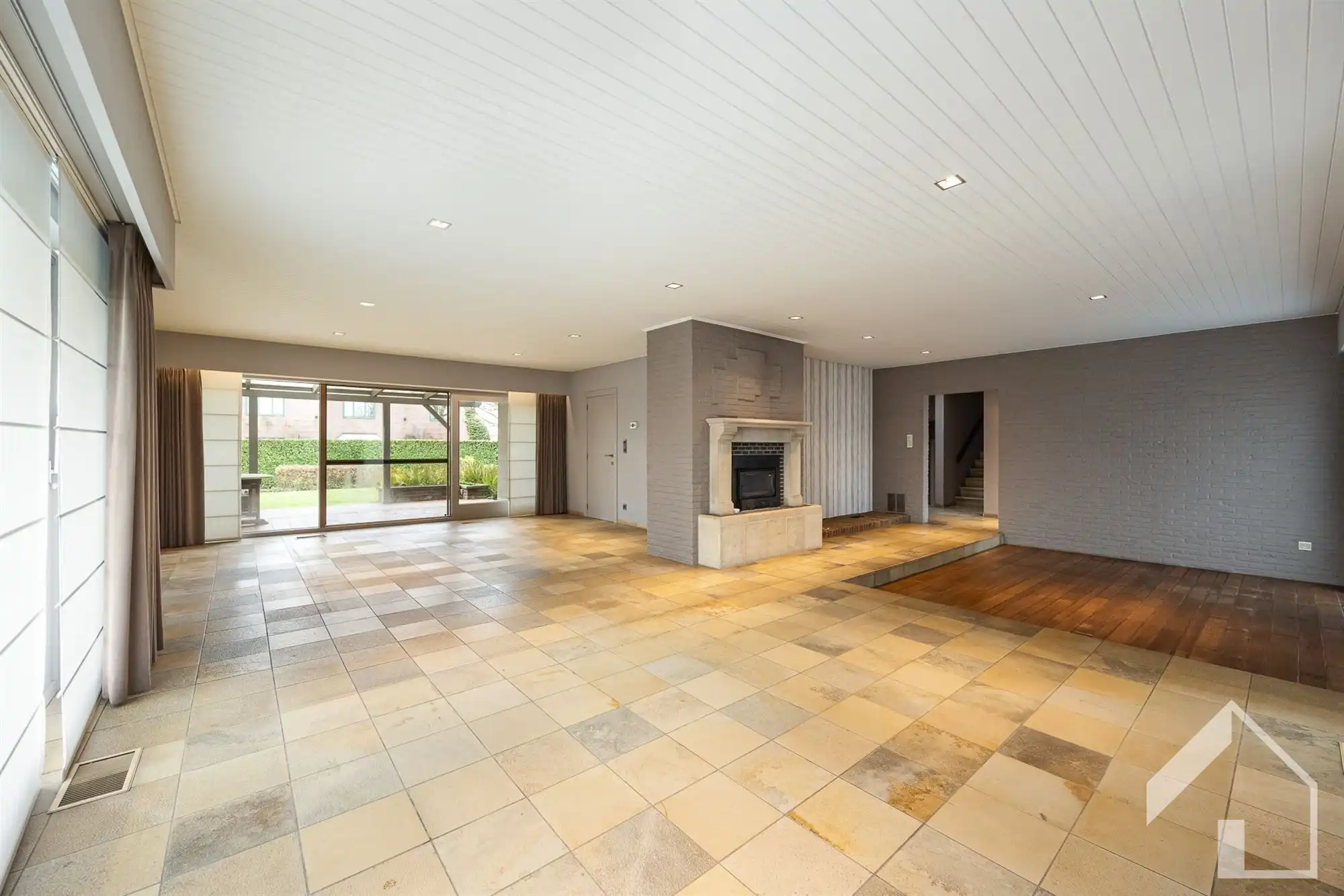 Privéwoning met bedrijfspand foto 15